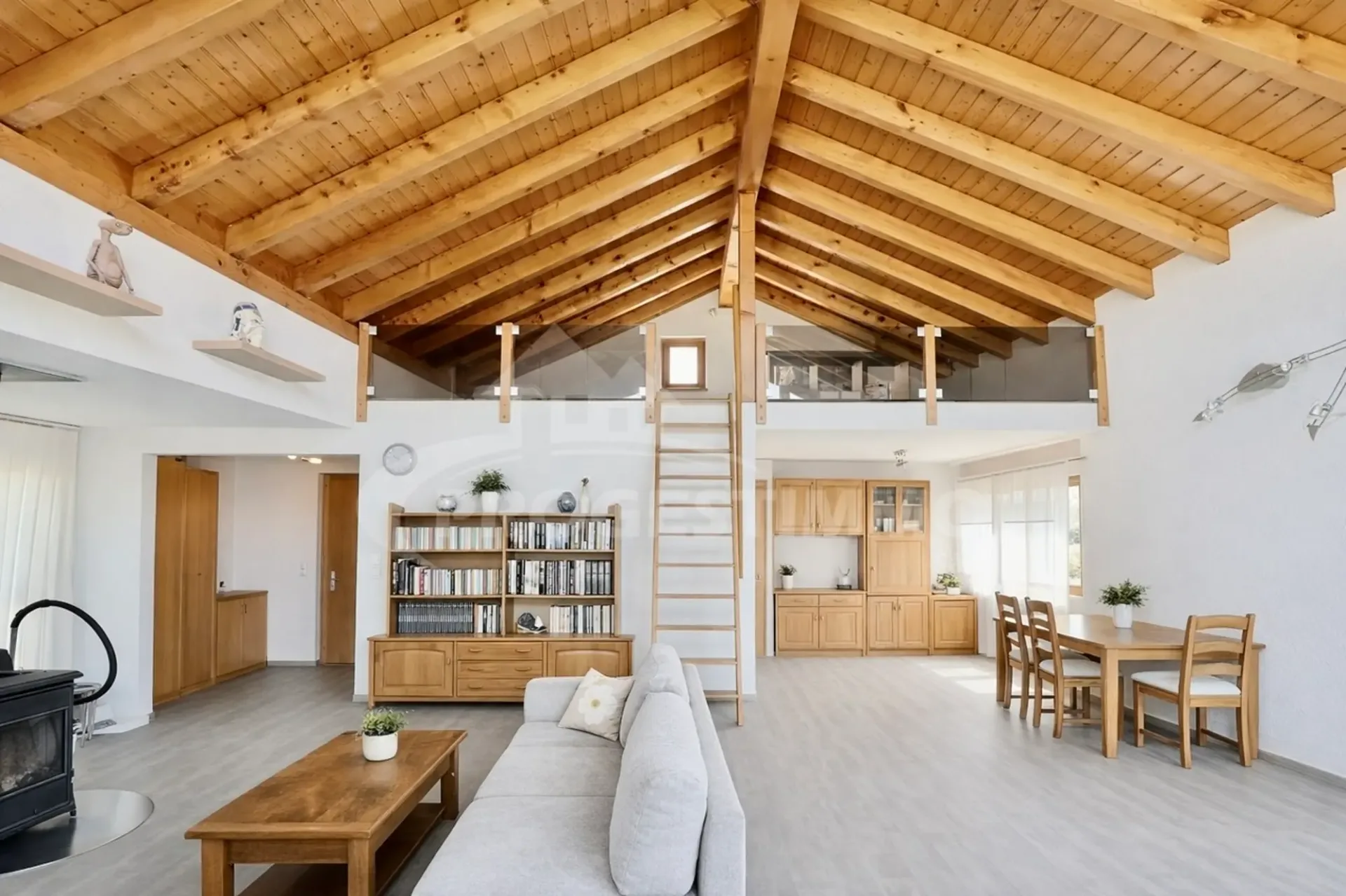 Einzigartiges Haus mit atemberaubendem Panorama auf die Ebene