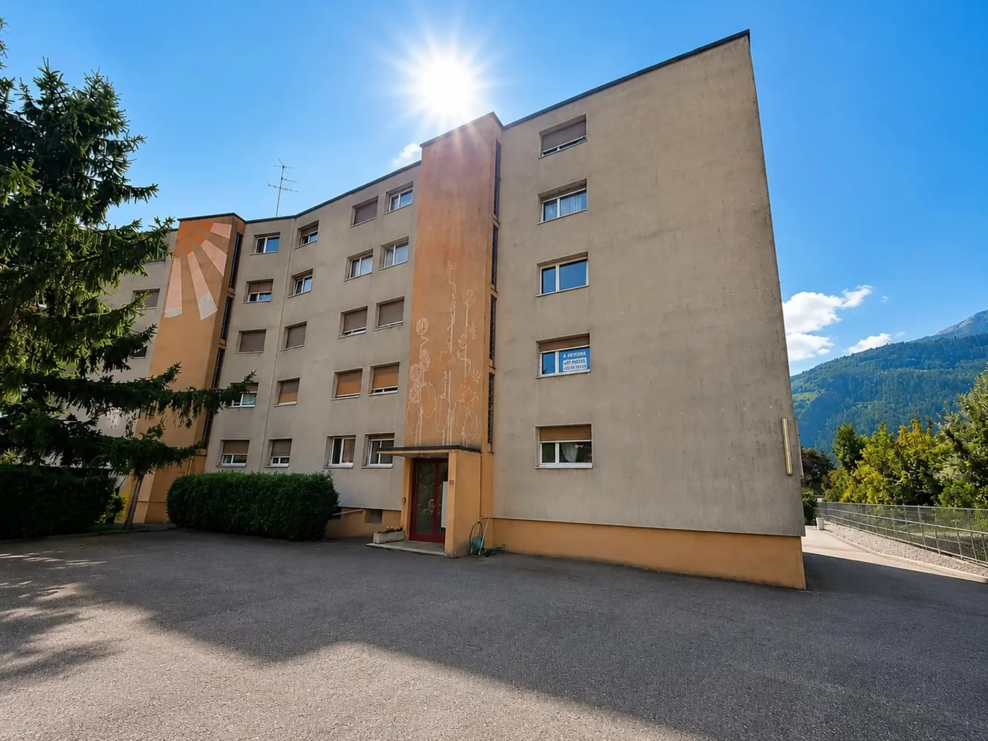 Helles, charmantes 3,5-Zimmer-Wohnung im Herzen von Conthey