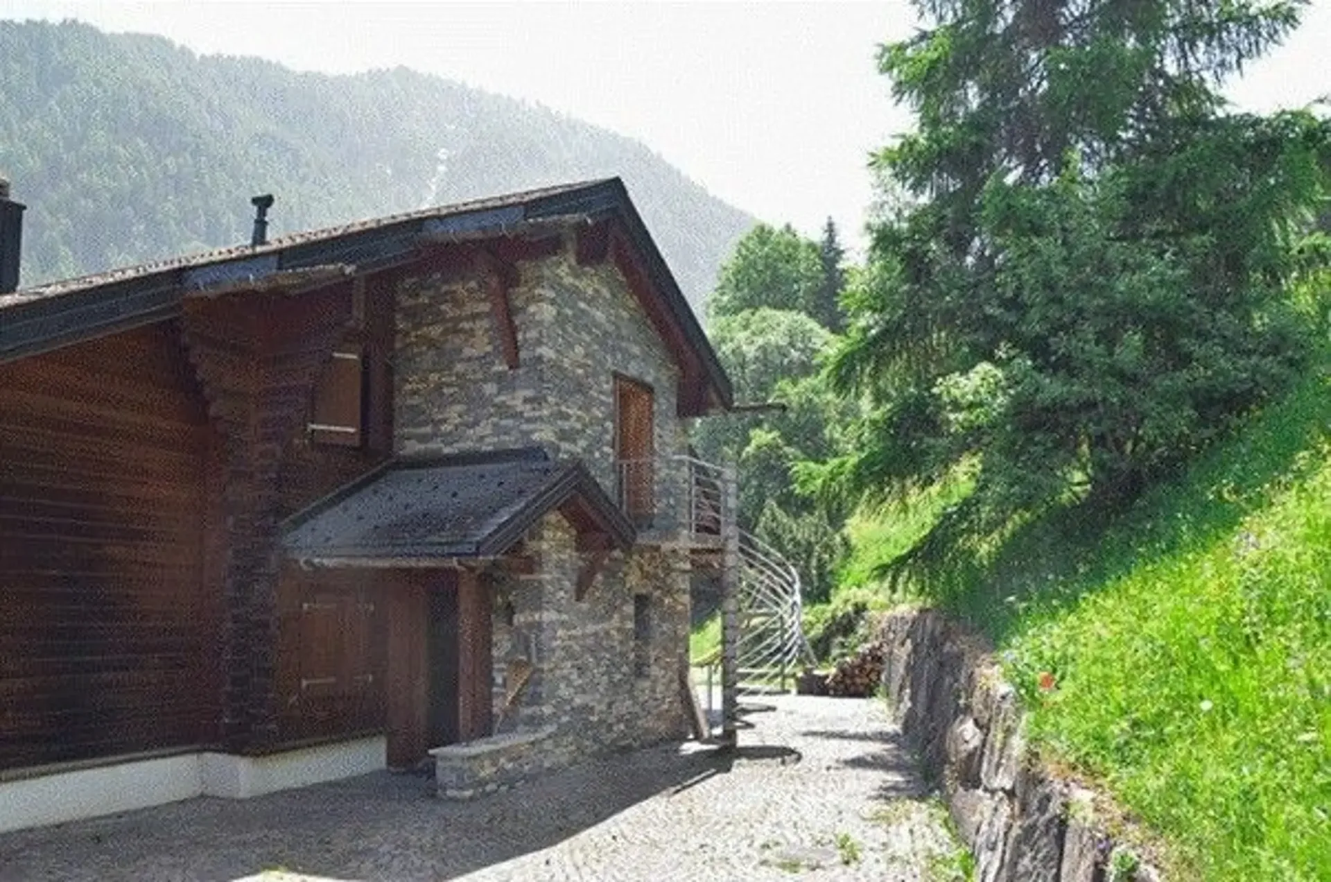 Magnifico chalet con terrazza di 9,5 locali a La Tzoumaz