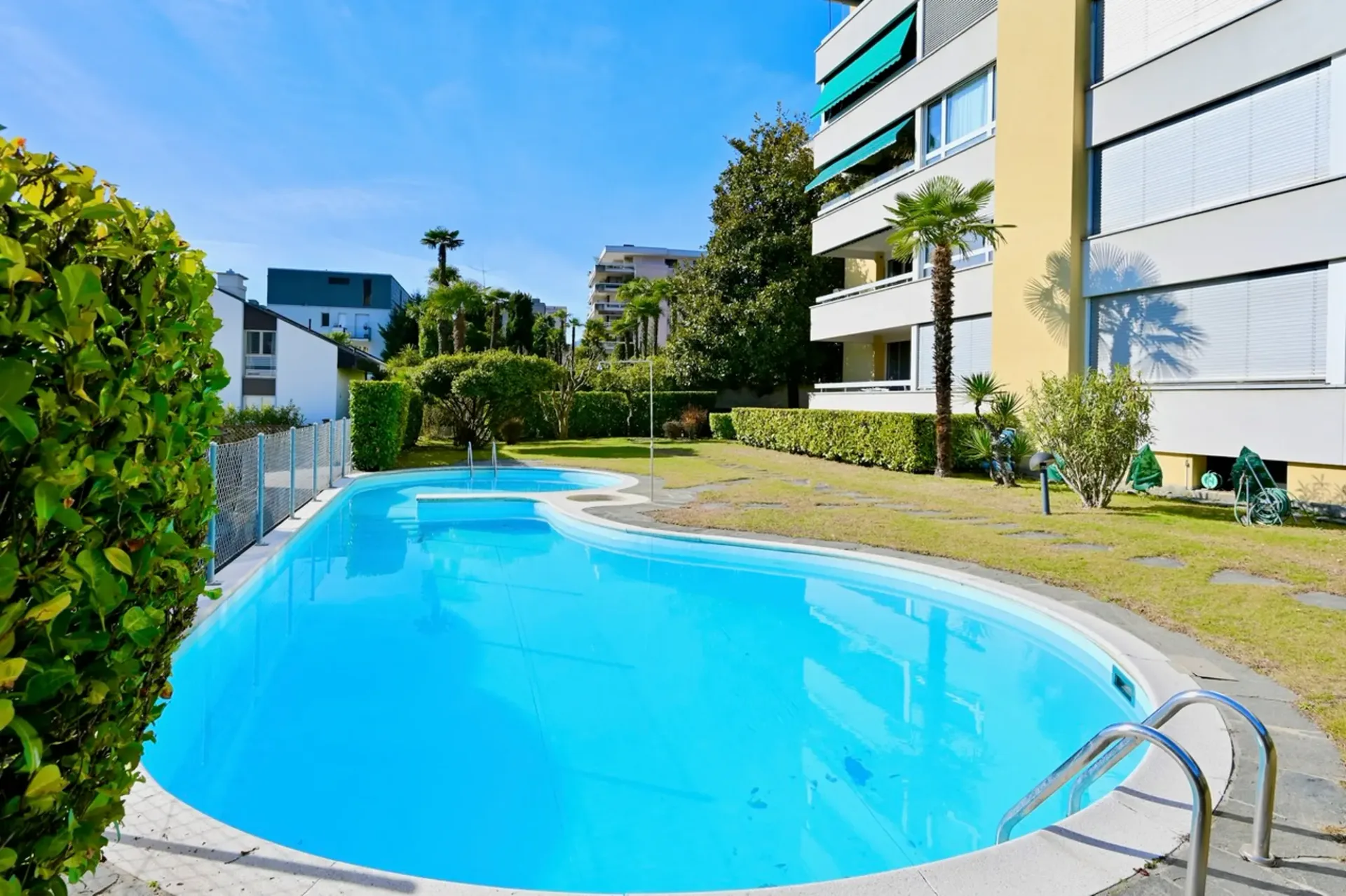Residenza Secondaria o Primaria: Vista Lago, Ampi Spazi e Piscina