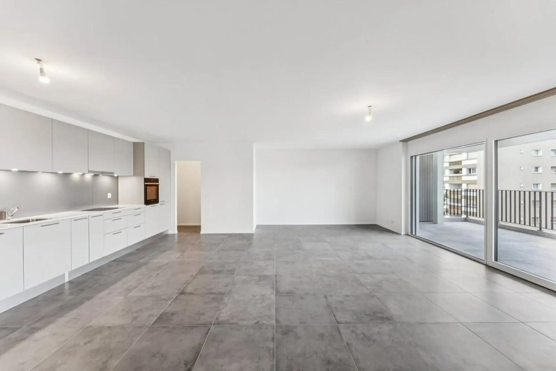 Einzigartige Gelegenheit! Wunderschönes renoviertes Apartment in der Nähe aller Annehmlichkeiten!