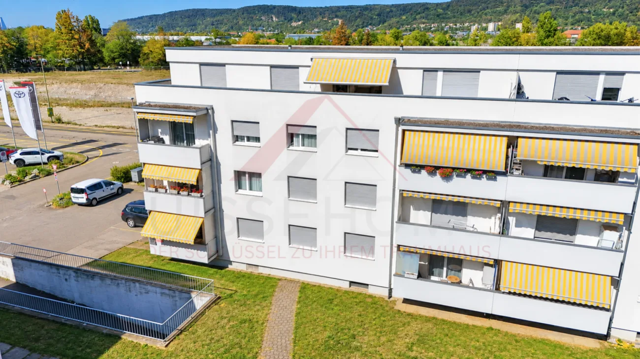 Felicità abitativa soleggiata a Pratteln - appartamento 4 locali con balcone & molto charme