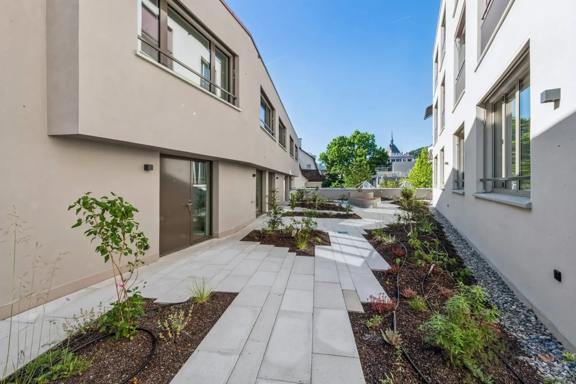 Zwei Ebenen, 33 m² Aussenraum – mitten in Baden