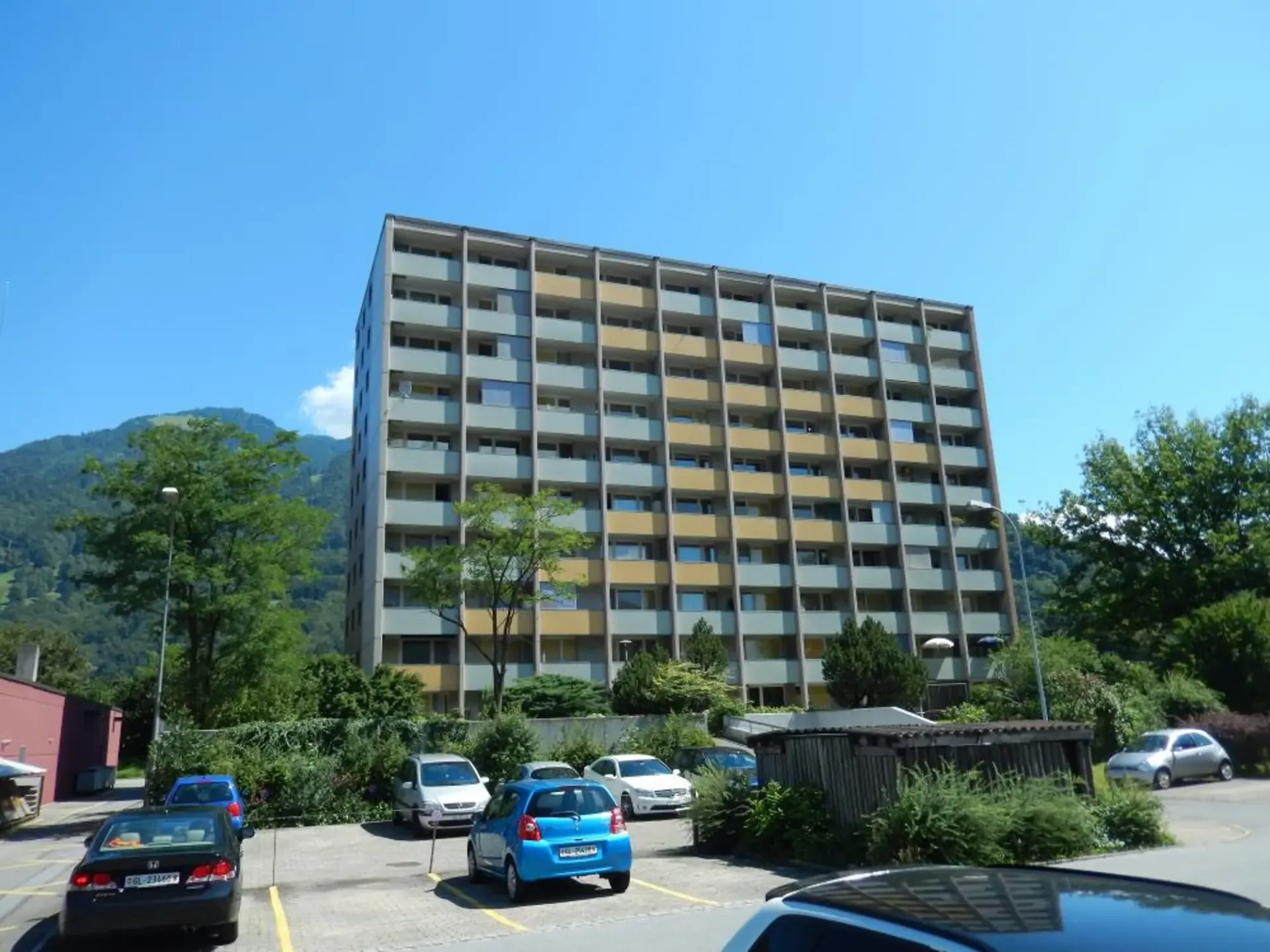 Balkonwohnung mit prächtiger Bergsicht!