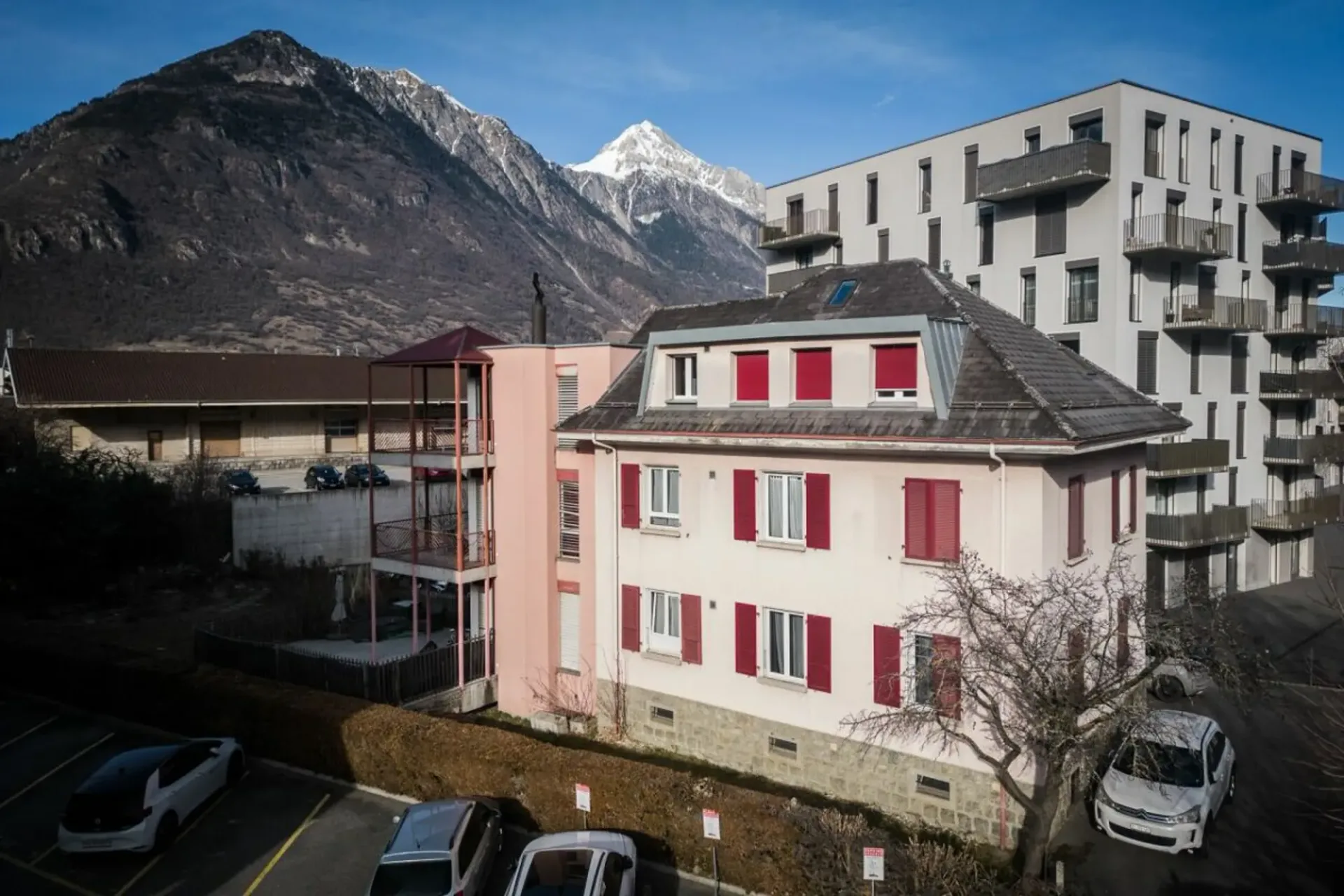 Einkommensgebäude als PPE konstituiert - 3 vermietete Wohnungen in der Nähe des Bahnhofs Martigny