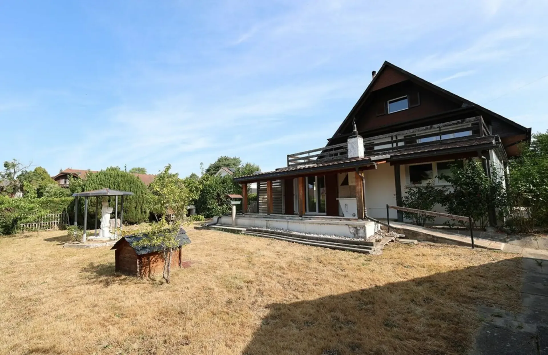 Vier-Zimmer-Haus mit 900 m2 Grundstück - Ideal für ein Paar