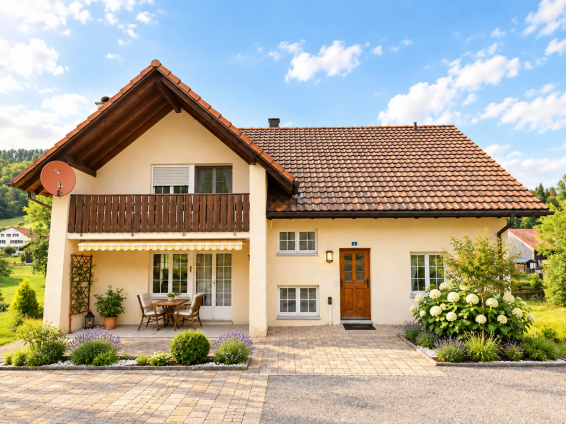Grossz. 3.5 Zi.-Dachwohnung mit Aussicht auf den Bichelsee !