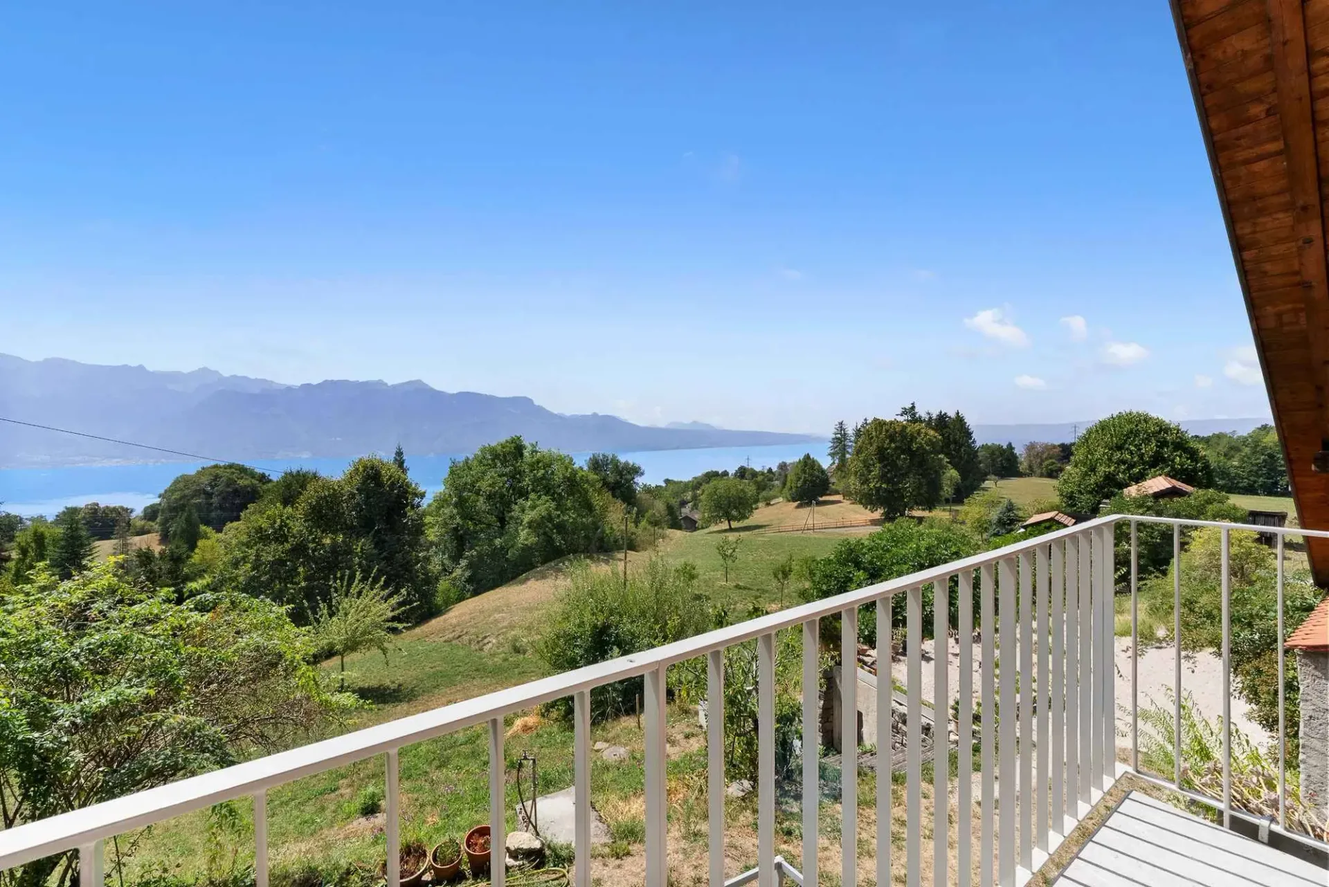 Fattoria di carattere ristrutturata tra natura e lago