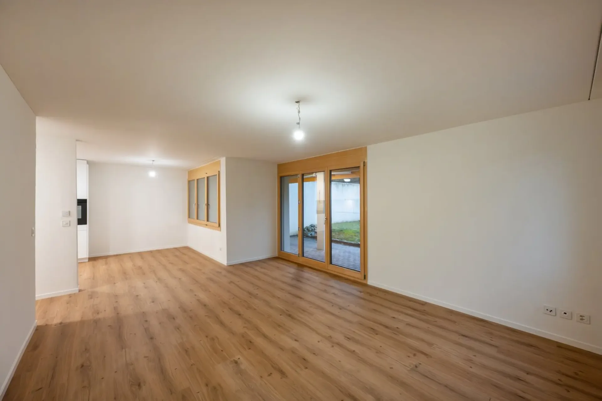 Wohnen in der Stadt  -  zentral und ruhig im Grünen mit eigenem Sitzplatz