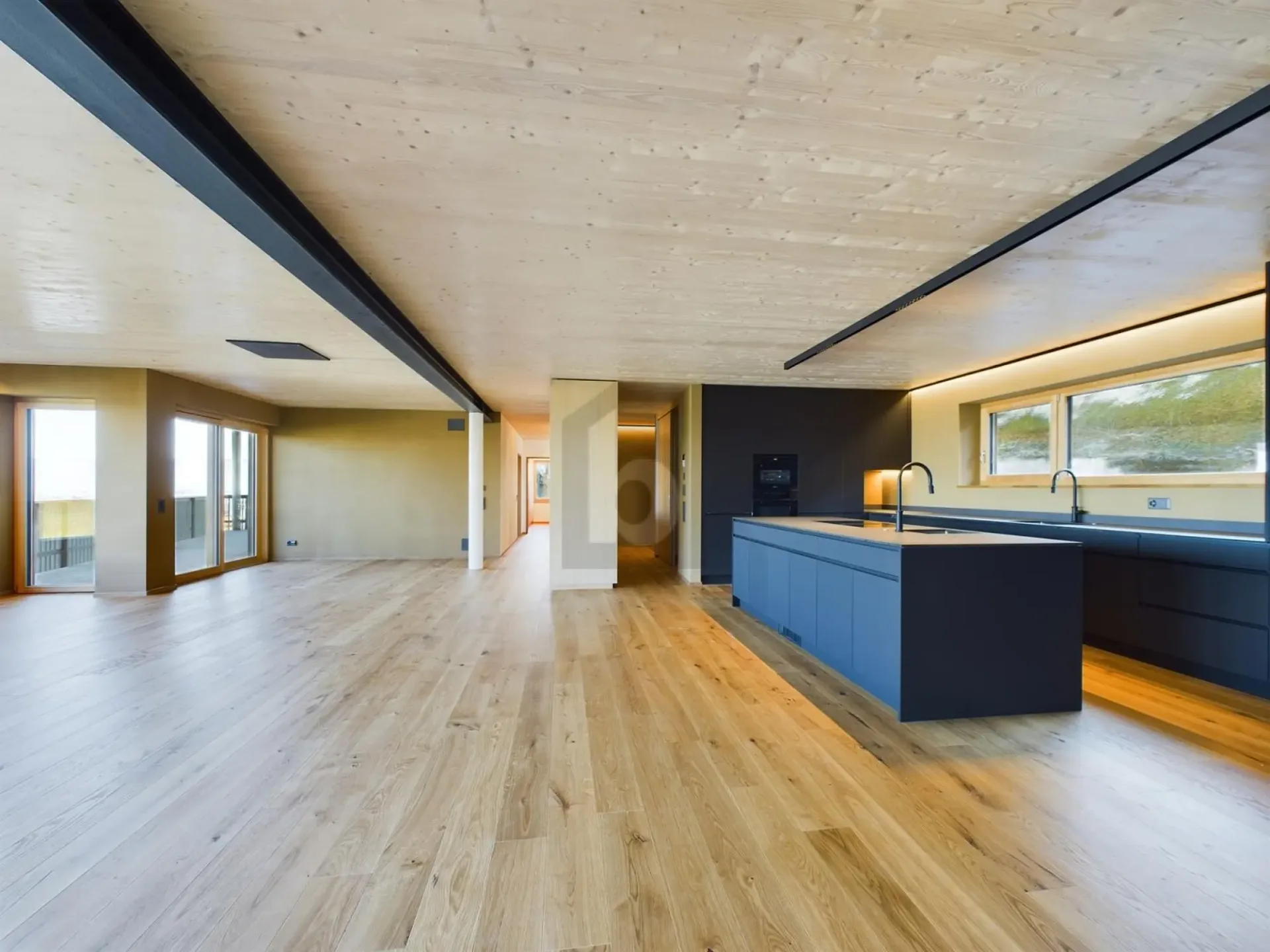 ENORMOUS LIVING EXPERIENCE AT THE HIGHEST LEVEL