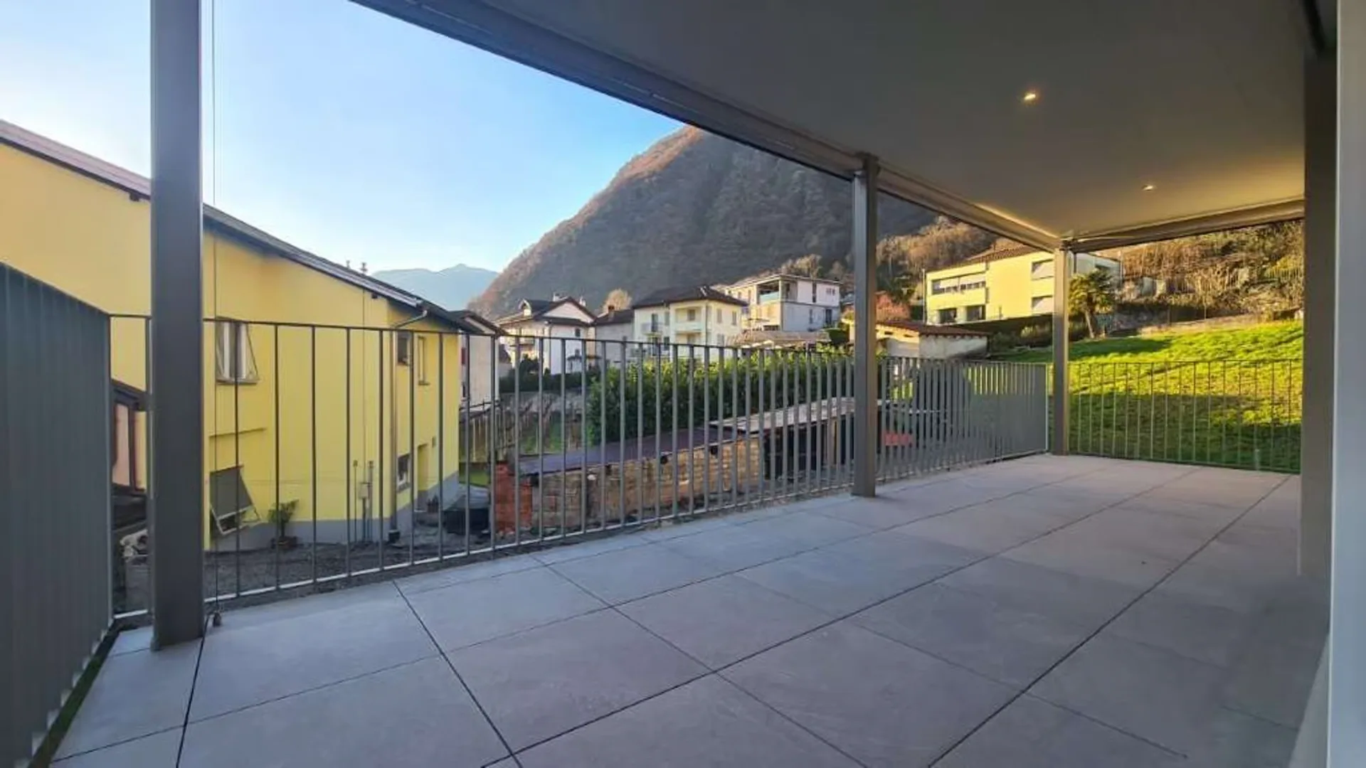 BELLINZONA - LUMINO: NEUES 3.5-ZIMMER-WOHNUNG MIT GROßER TERRASSE