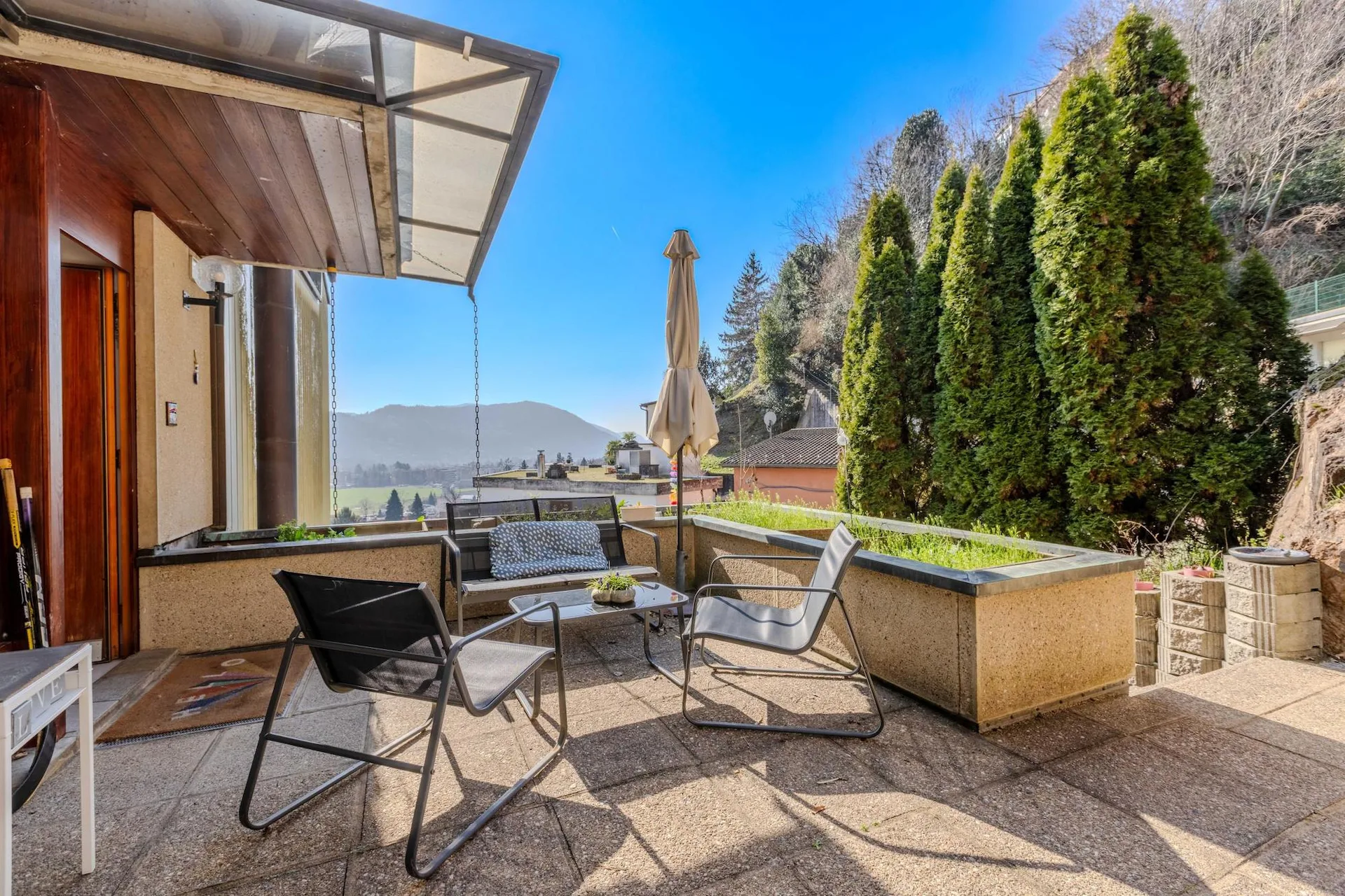 Superbe villa jumelle 5.5 avec vue partielle sur le lac à Agno