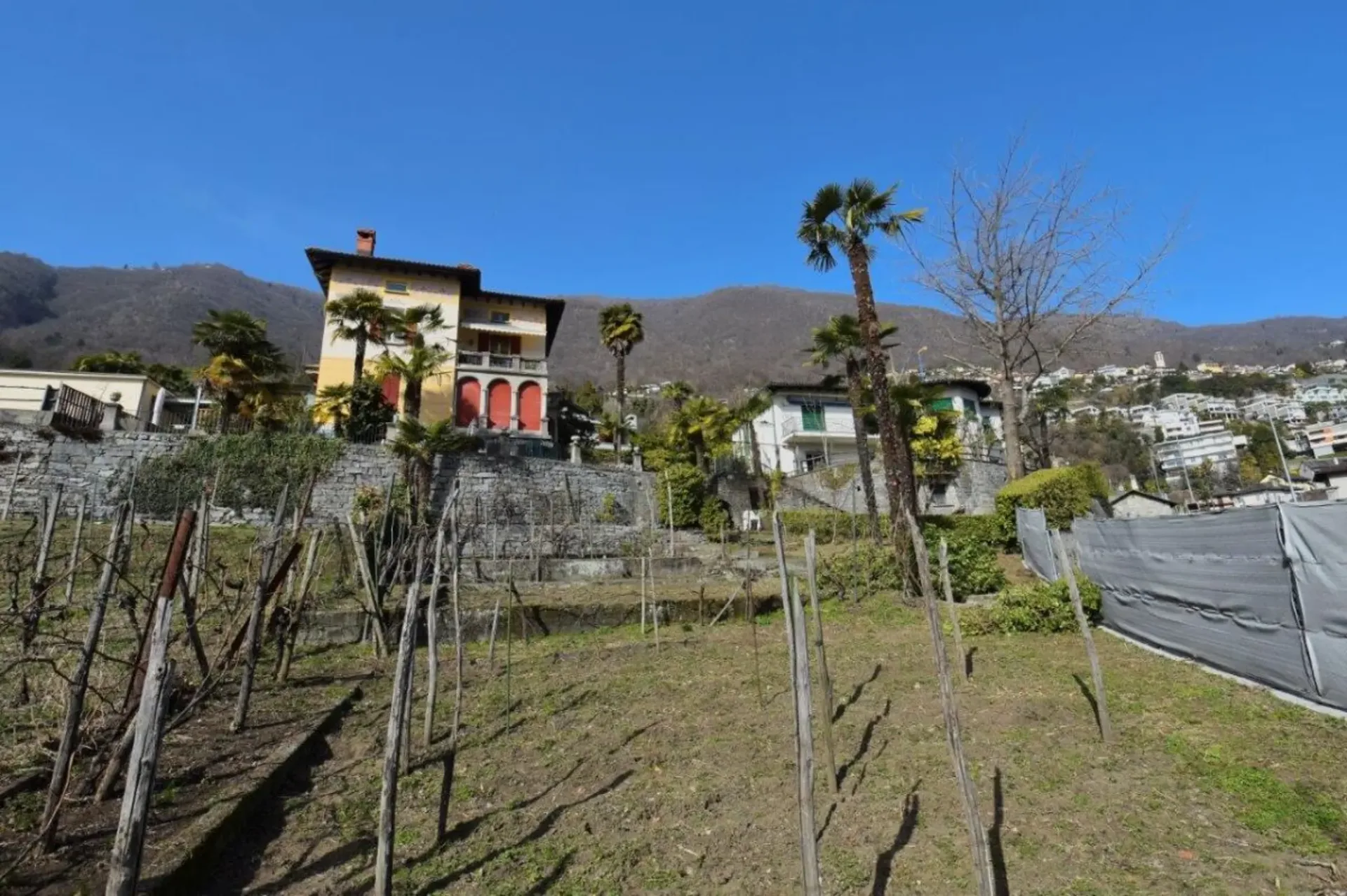 Historic multi-family house with plot in top location