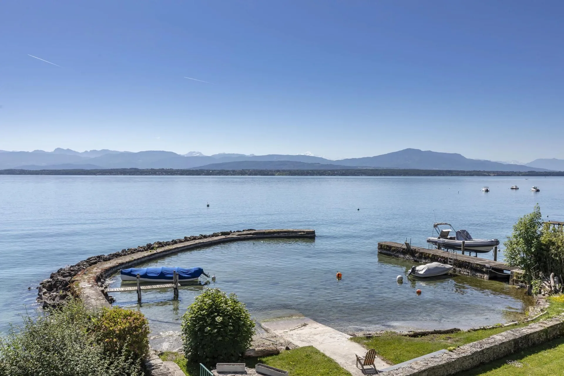 Exceptional waterfront property