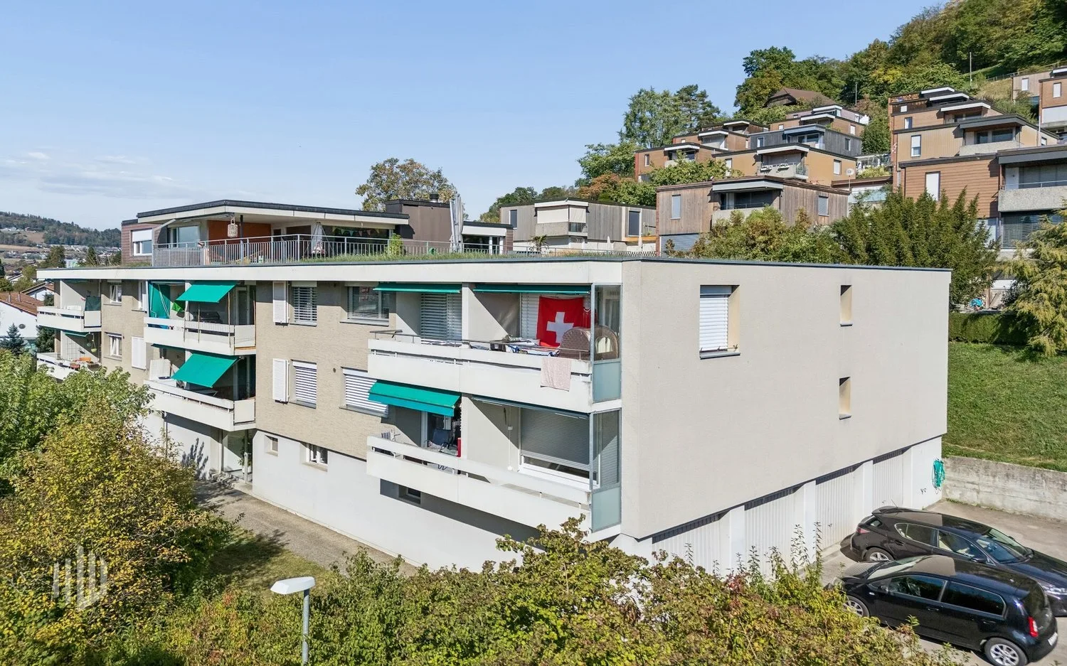 ImmoWyss -  Moderne 3,5-Zimmerwohnung mit Balkon und Weitsicht.
