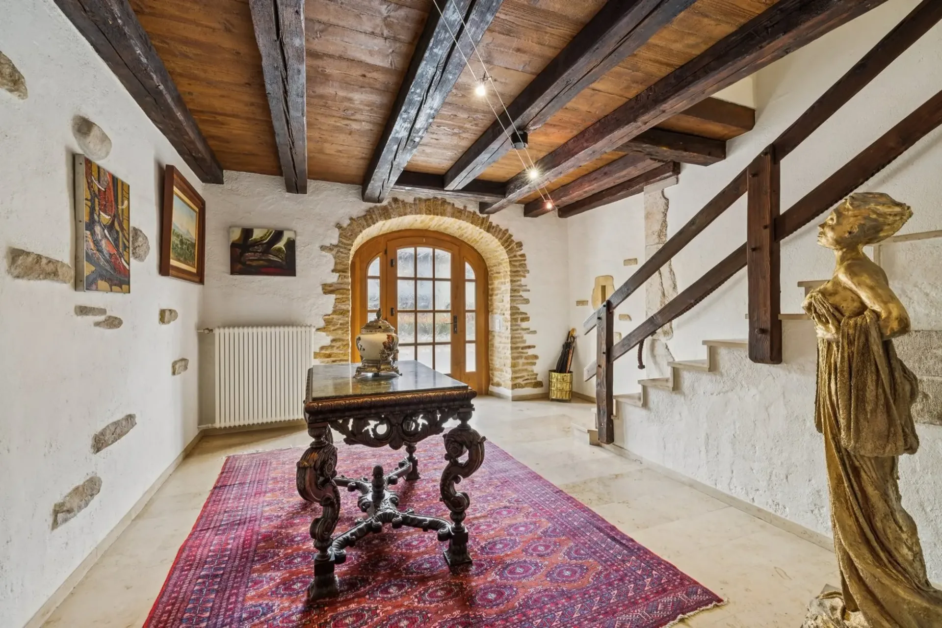 Très charmante maison villageoise, au centre de Champagne !