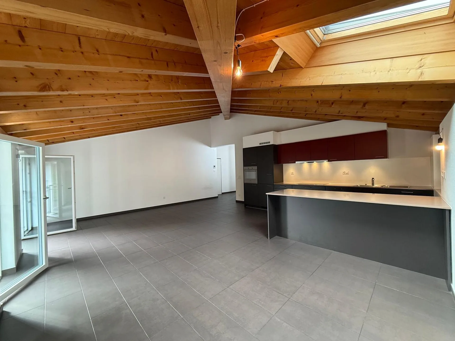 Atticapartment mit 4,5 Zimmern, umgeben von Grün in Cadro