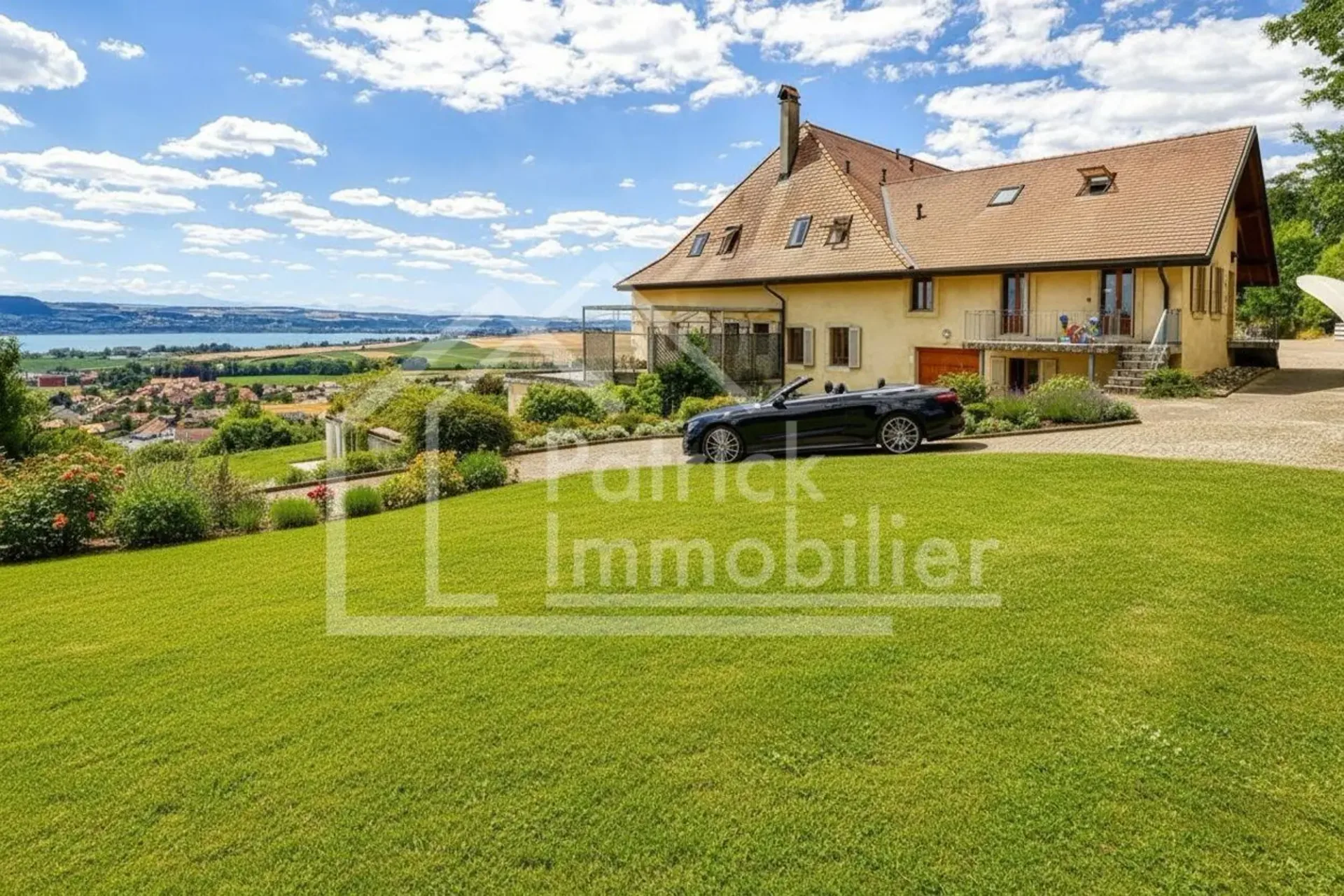 Außergewöhnliche Residenz in Triplex mit Panoramablick auf den See