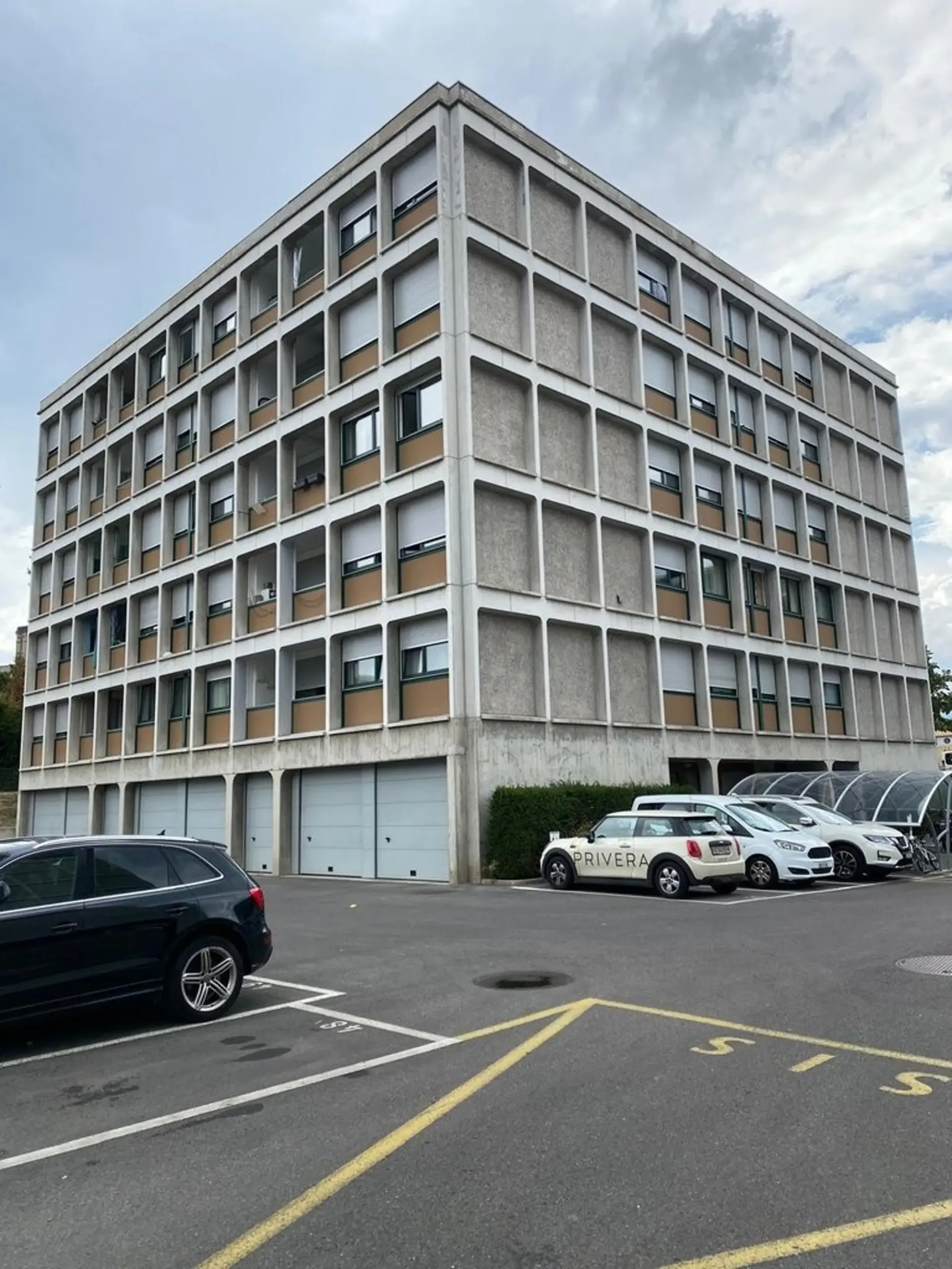 Votre place de parc à Châtelaine