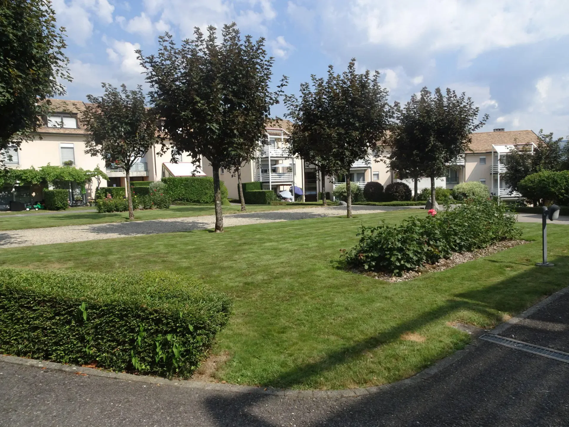Bel appartement de 3,5 pièces avec deux terrasses au 2ème étage