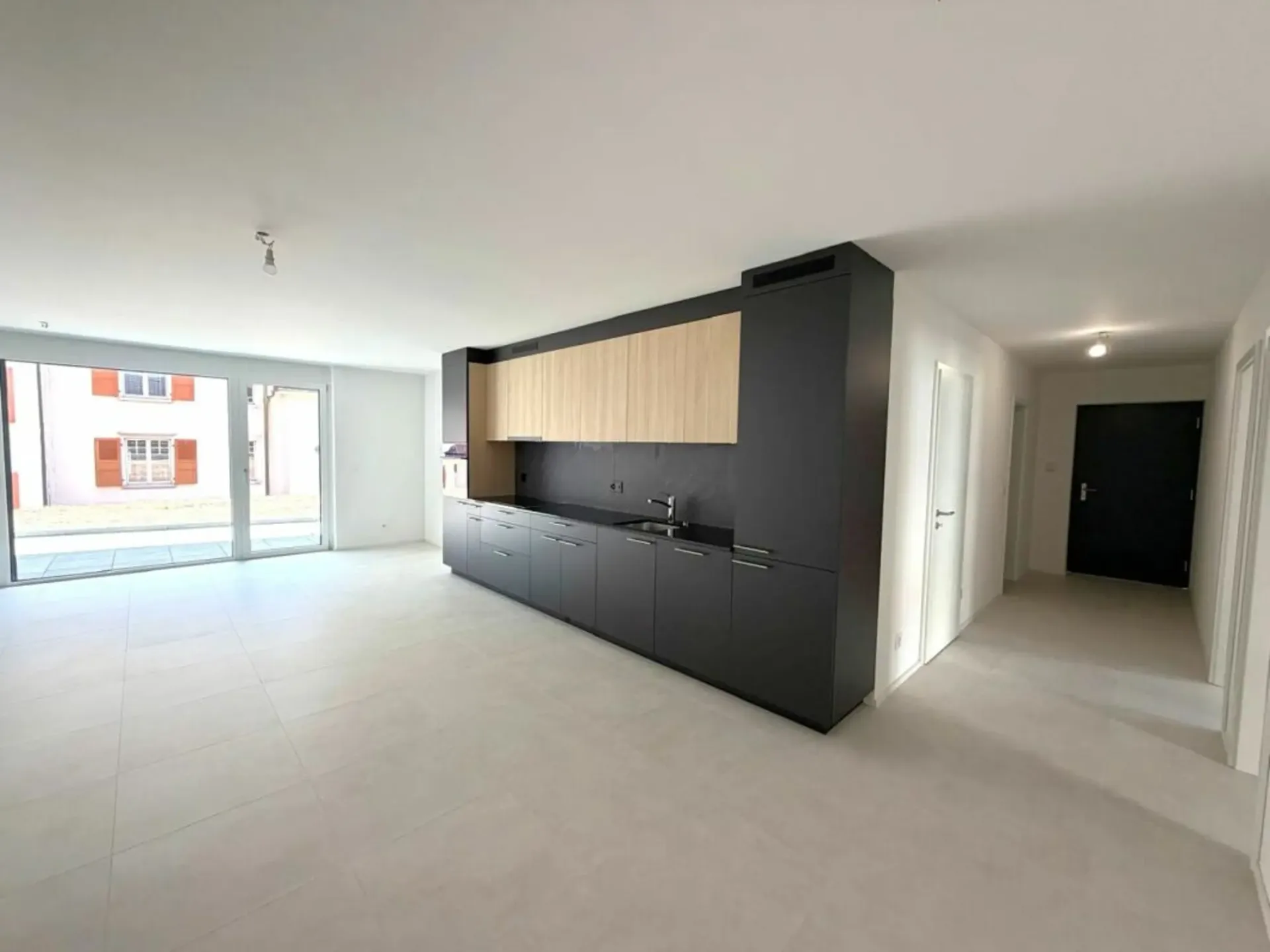 Villeret, prächtige 4.5-Zimmer-Wohnung mit Terrasse und privatem Garten
