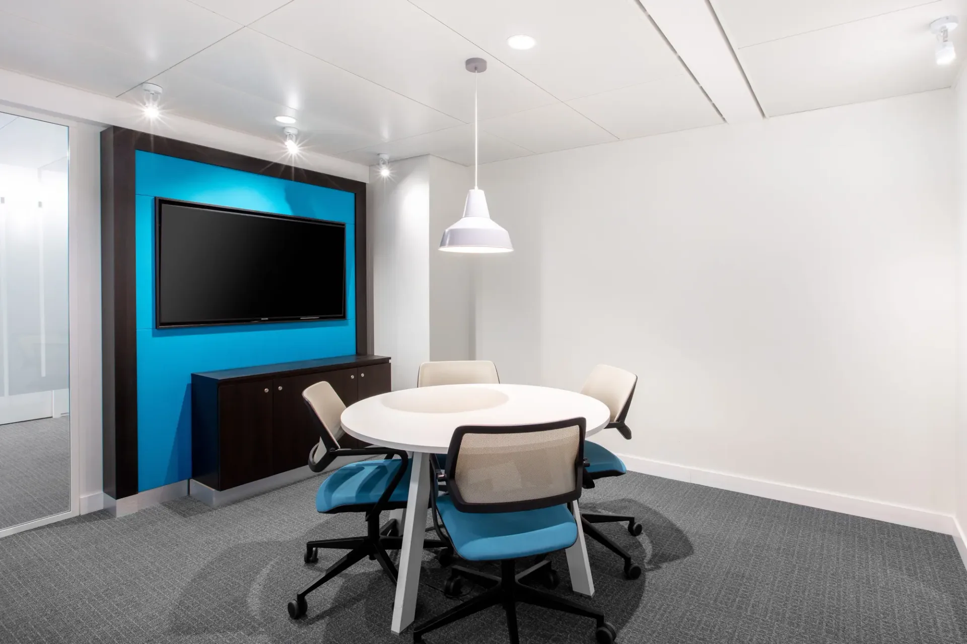 Privater Büroraum für 4 in Regus Stauffacher