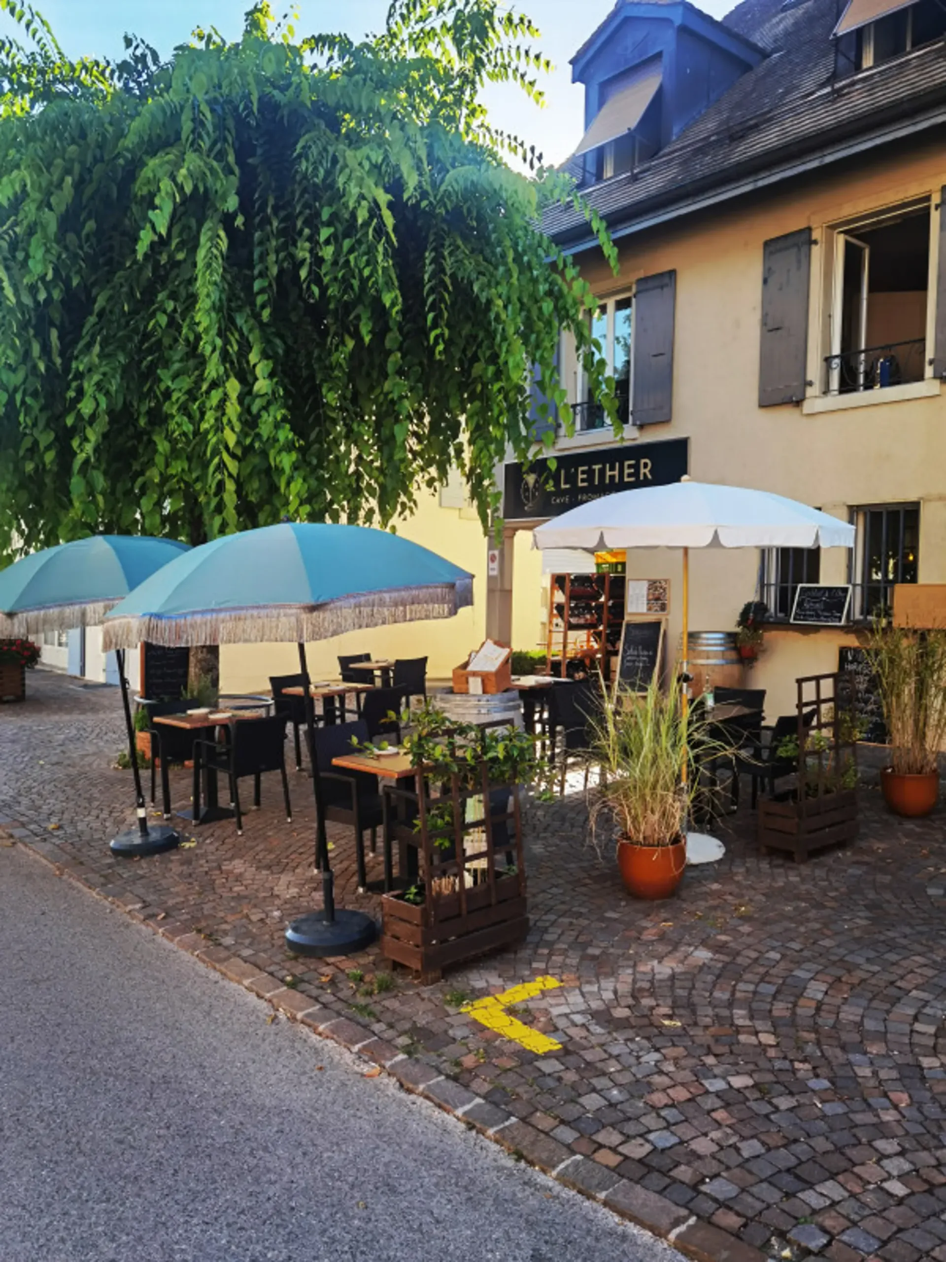 Verkaufsfläche von ca. 100 m2 - Place de Chauchy 2, 1164 Buchillon
