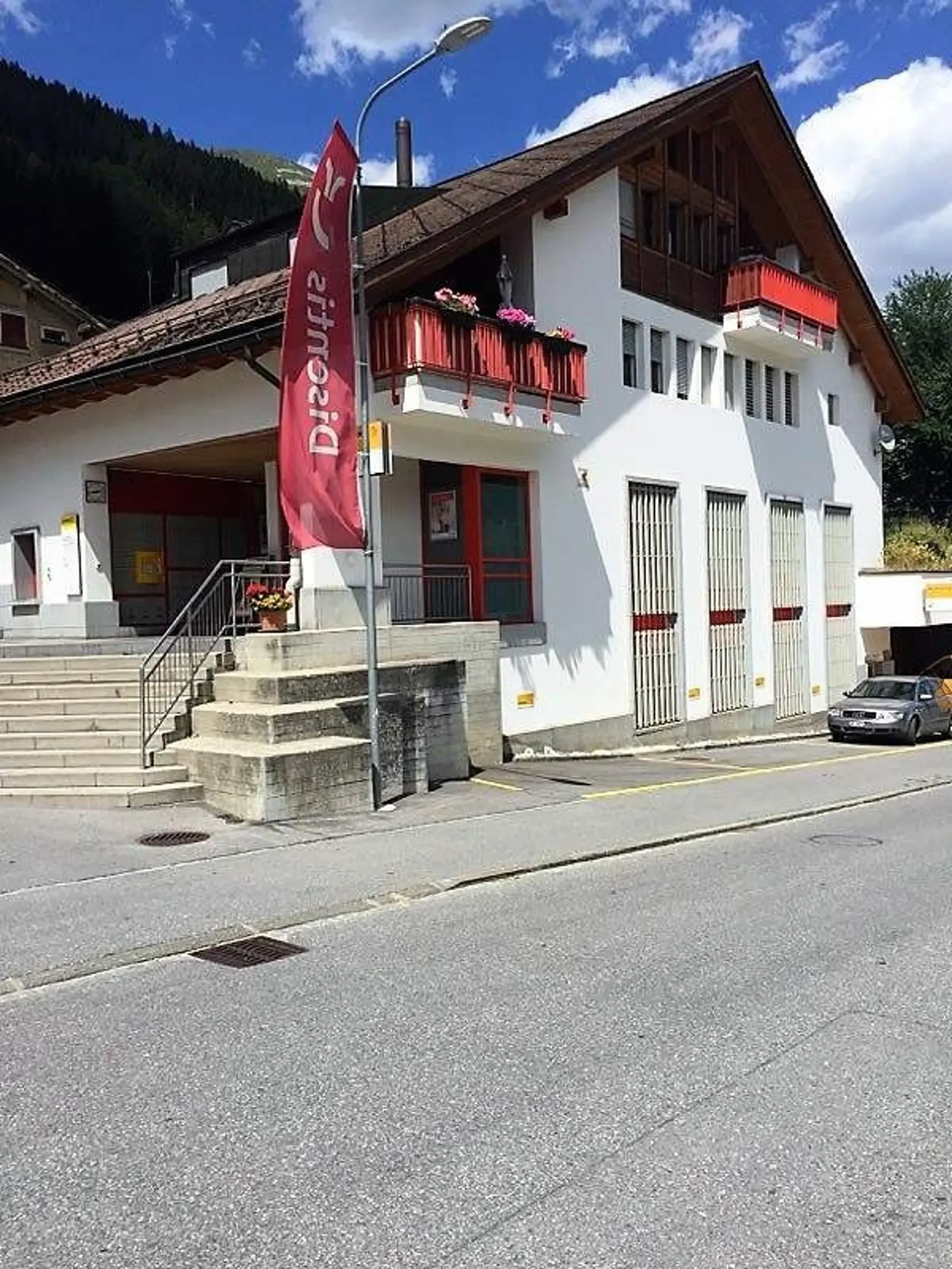 3.5-Zimmer-Dachwohnung in Disentis - befristet zu vermieten