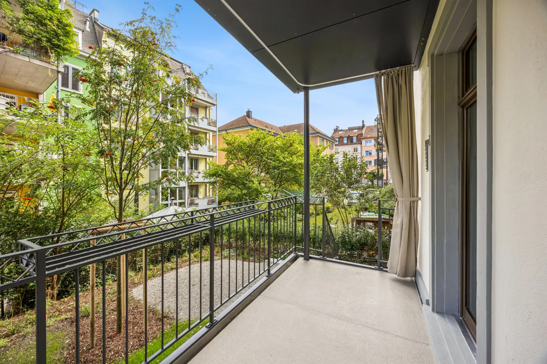 Exklusive Gartenwohnung mit traumhaften, stilvollem Gartenambiente