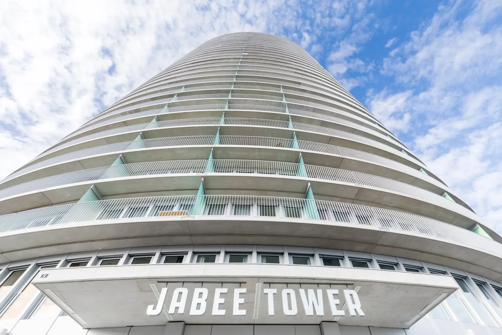 Moderne 2.5-Zimmer-Wohnung im Jabee Tower beim Bhf. Stettbach