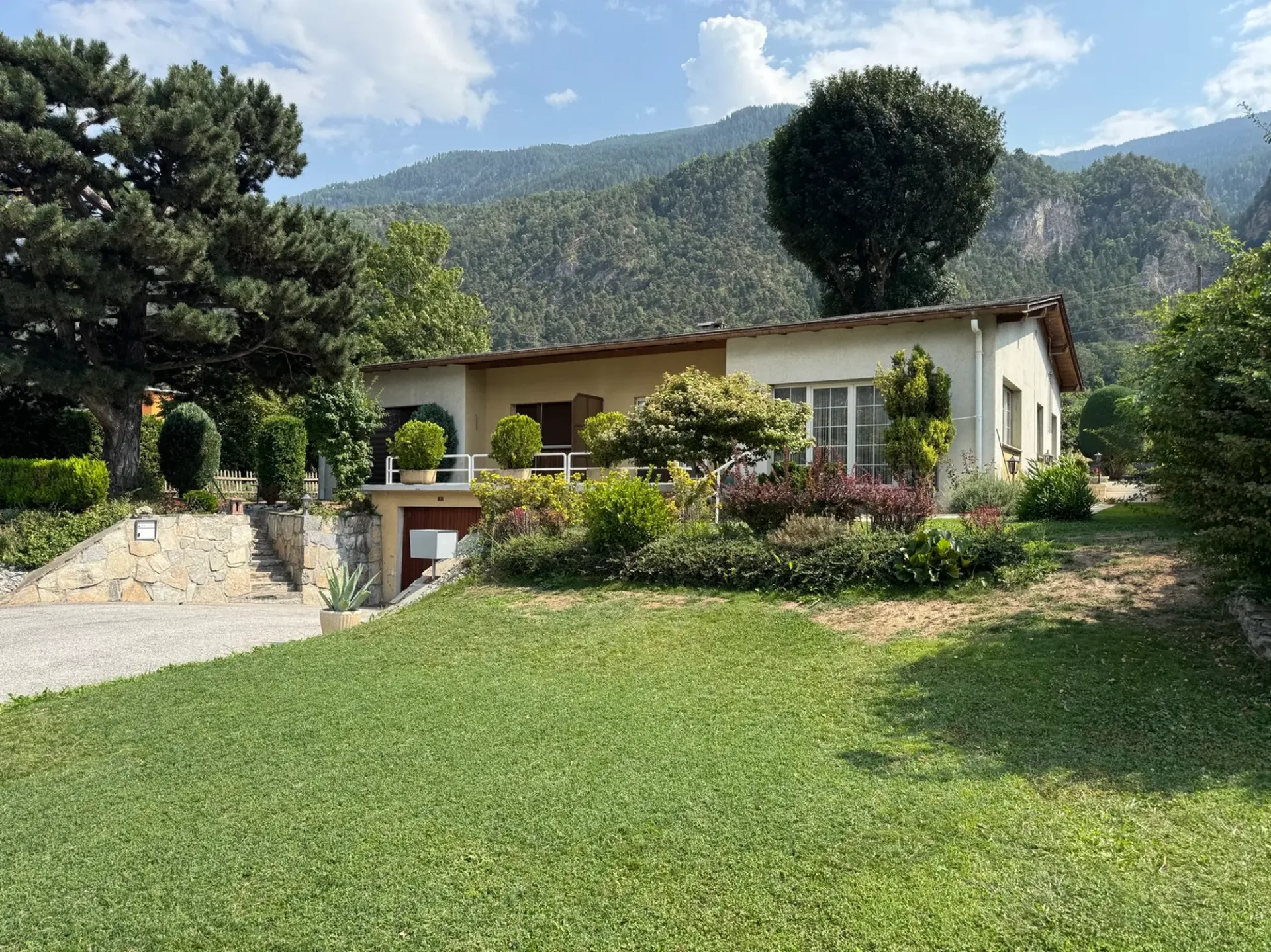 Reihenhaus / 4,5 Zimmer / Grône / Ref. 10262603 / Exklusivität