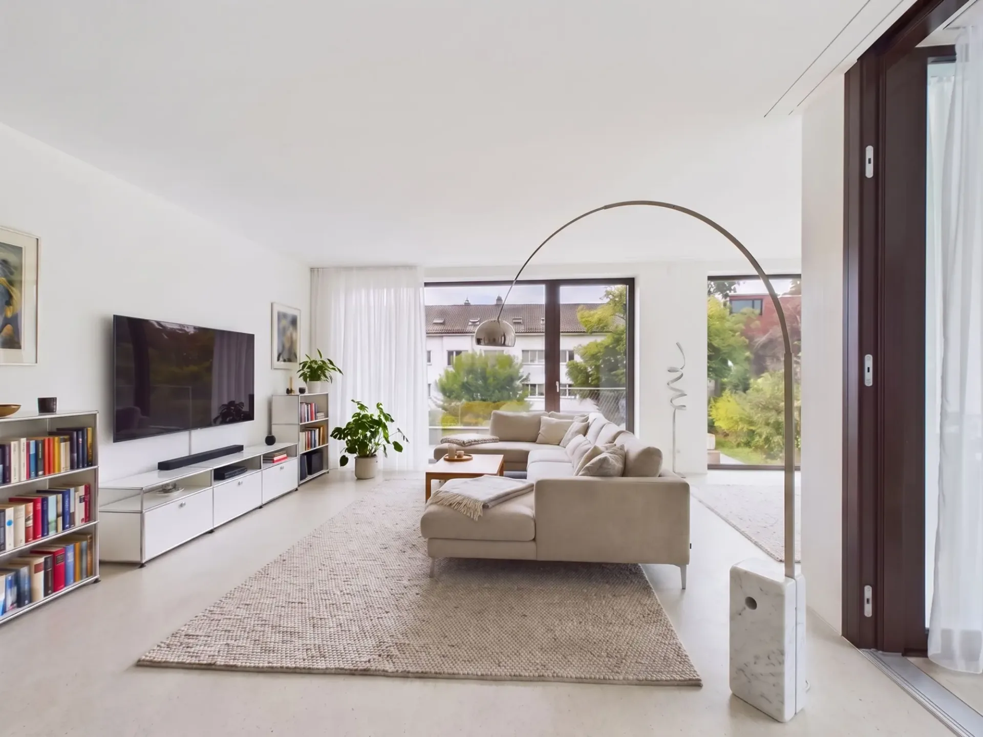 Exklusive 3.5-Zimmer-Wohnung in Binningen mit Loggia & Balkon
