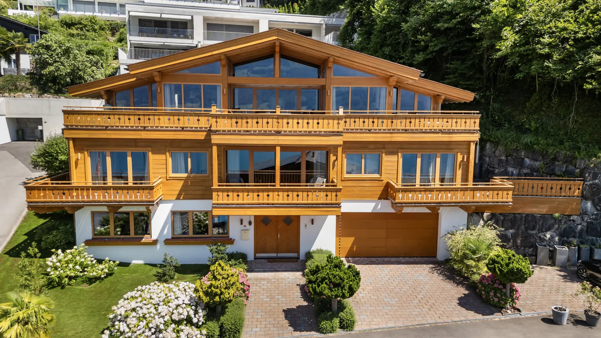 RESERVIERT: Exklusive Chalet-Villa mit sonnenverwöhntem Panorama