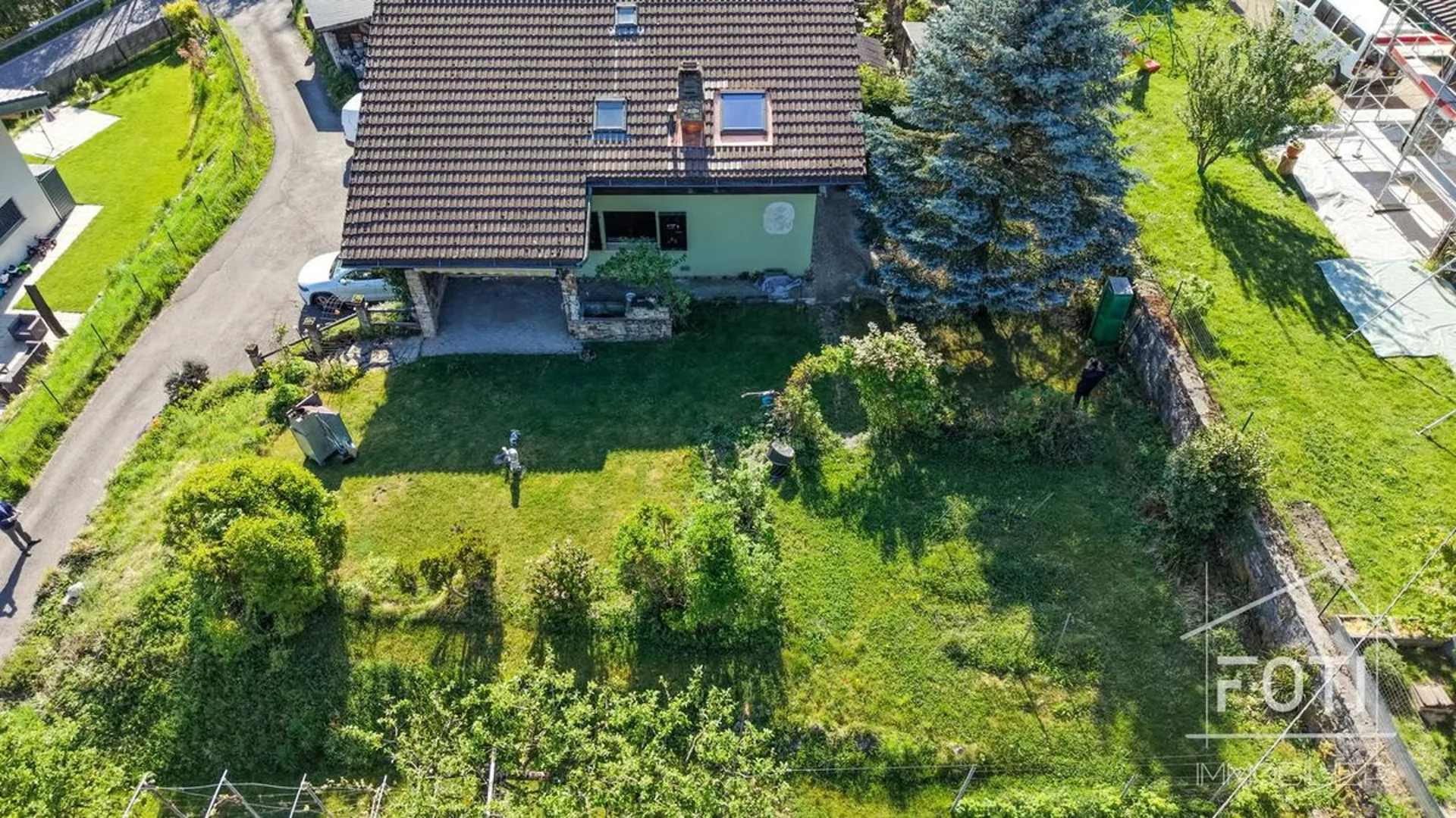 Il nido familiare ideale: 5,5 locali con giardino di 300 m² sulle alture di Monthey