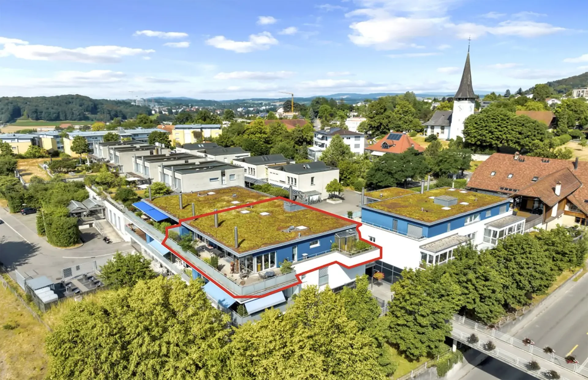 Modernes Attikawohnen im Zentrum von Bolligen