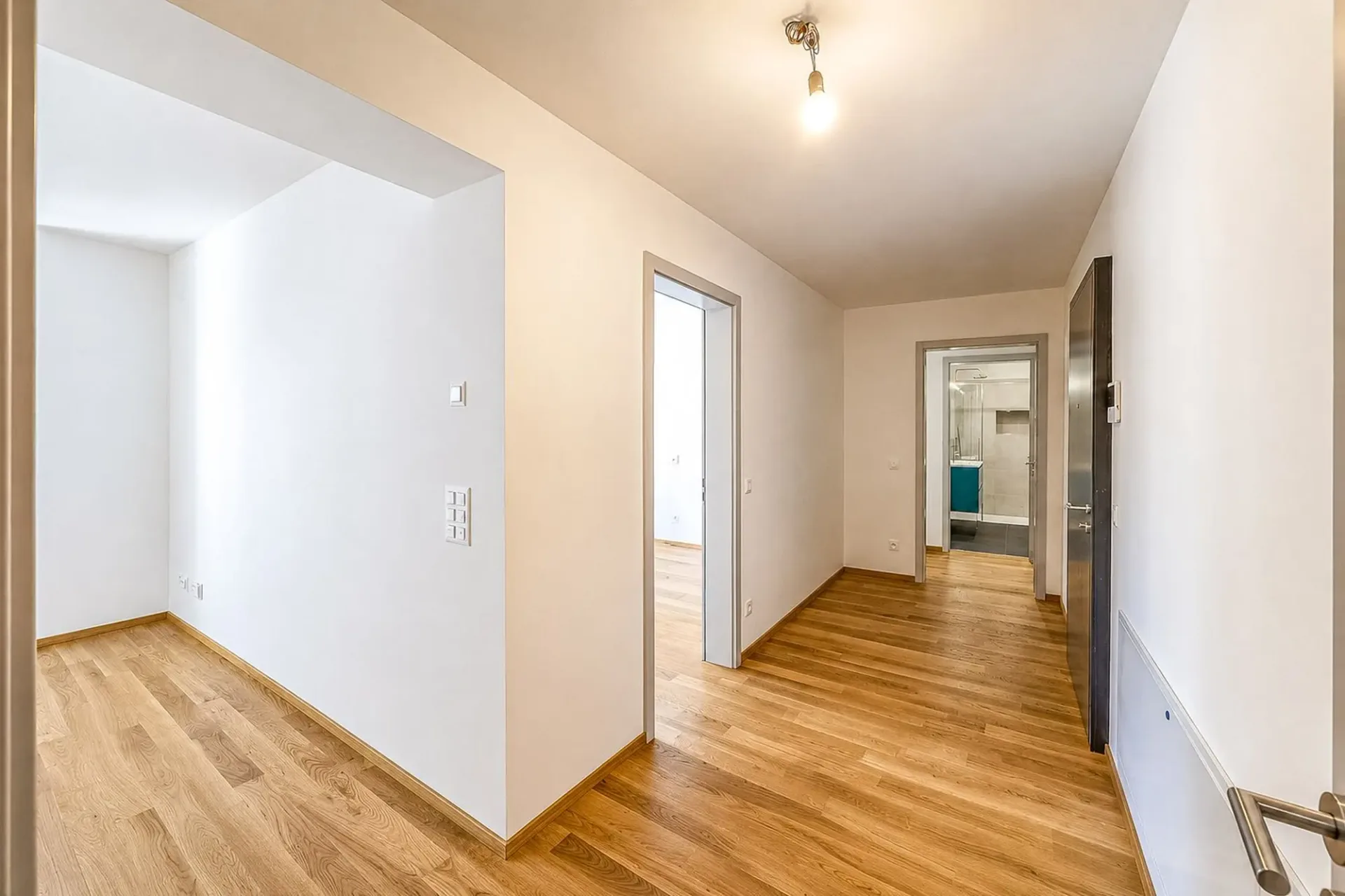 Appartement moderne de 3,5 pièces avec vue sur le lac, nouvellement construit à Massagno