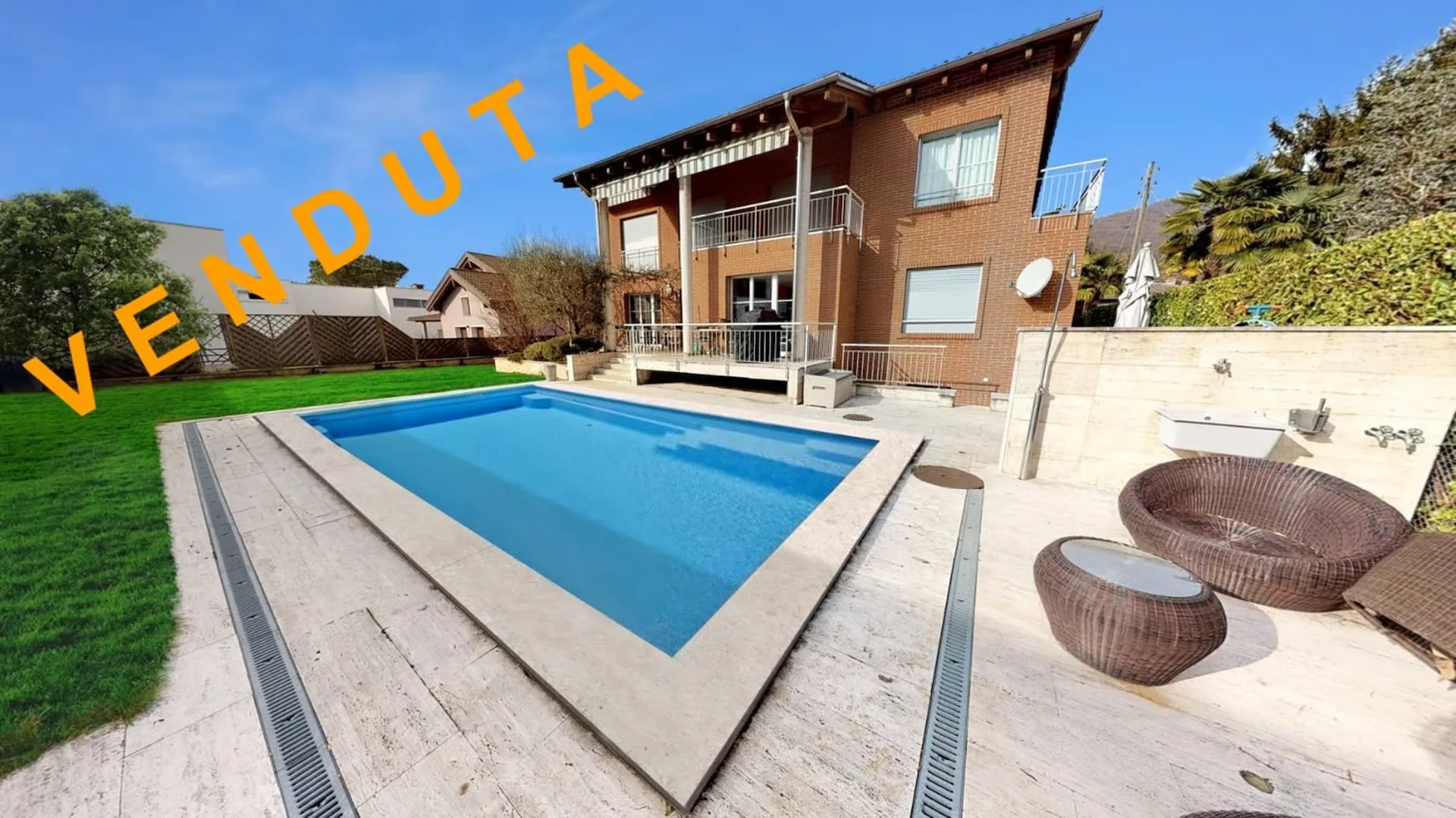 Caslano – Villa moderne avec piscine, jardin et studio indépendant