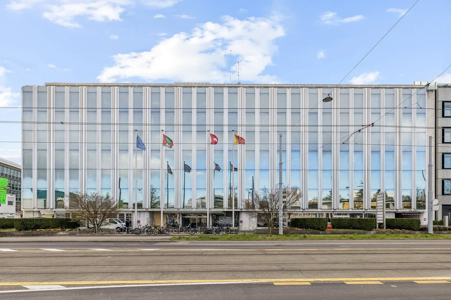 BÜROS PLUG & WORK 306 m² | Pont Rouge Viertel