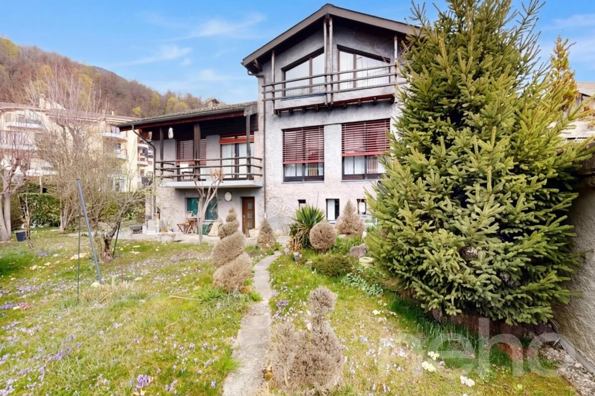 Einzigartiges Haus mit unabhängigem Atelier und großem Potenzial in Savièse