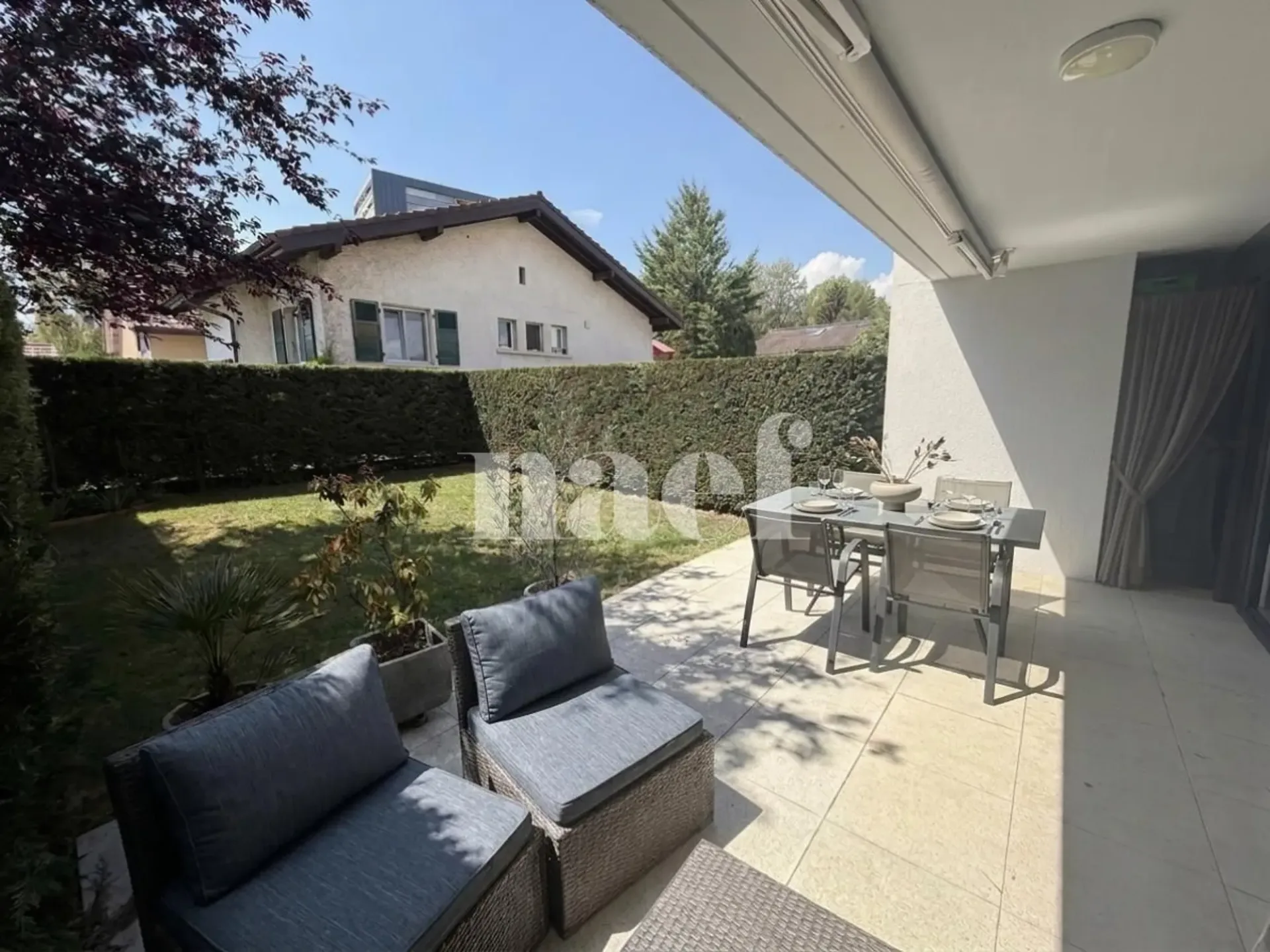 Schönes Durchgangsappartement mit 3.5 Zimmern im Erdgeschoss mit Terrasse und Garten