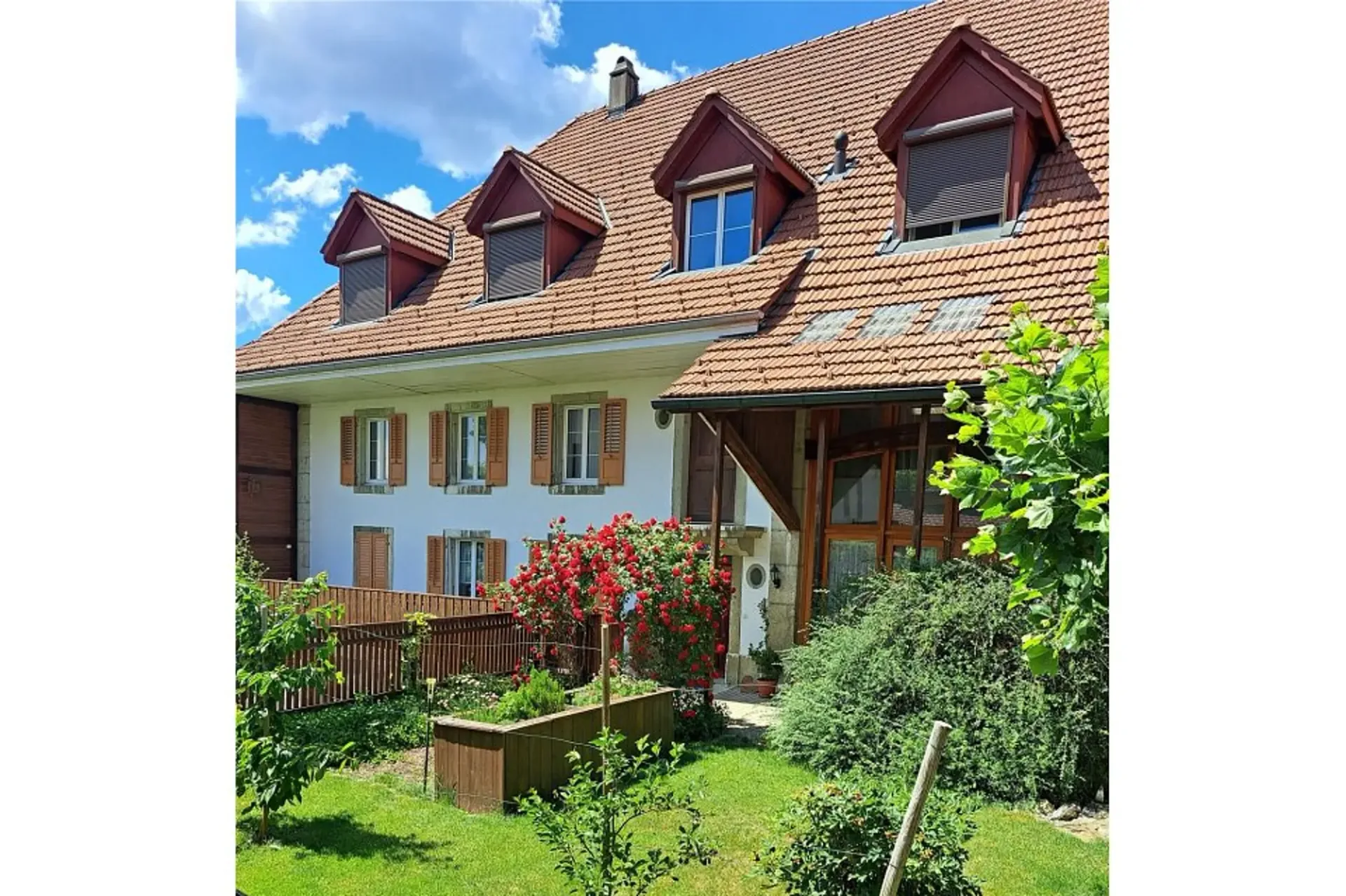 Mehrfamilienhaus mit Liebe zum Altbau-Charme