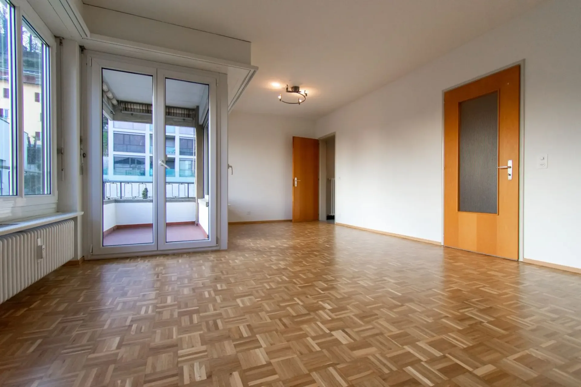 Komfortables Zweizimmerapartment mit Balkon und freier Aussicht