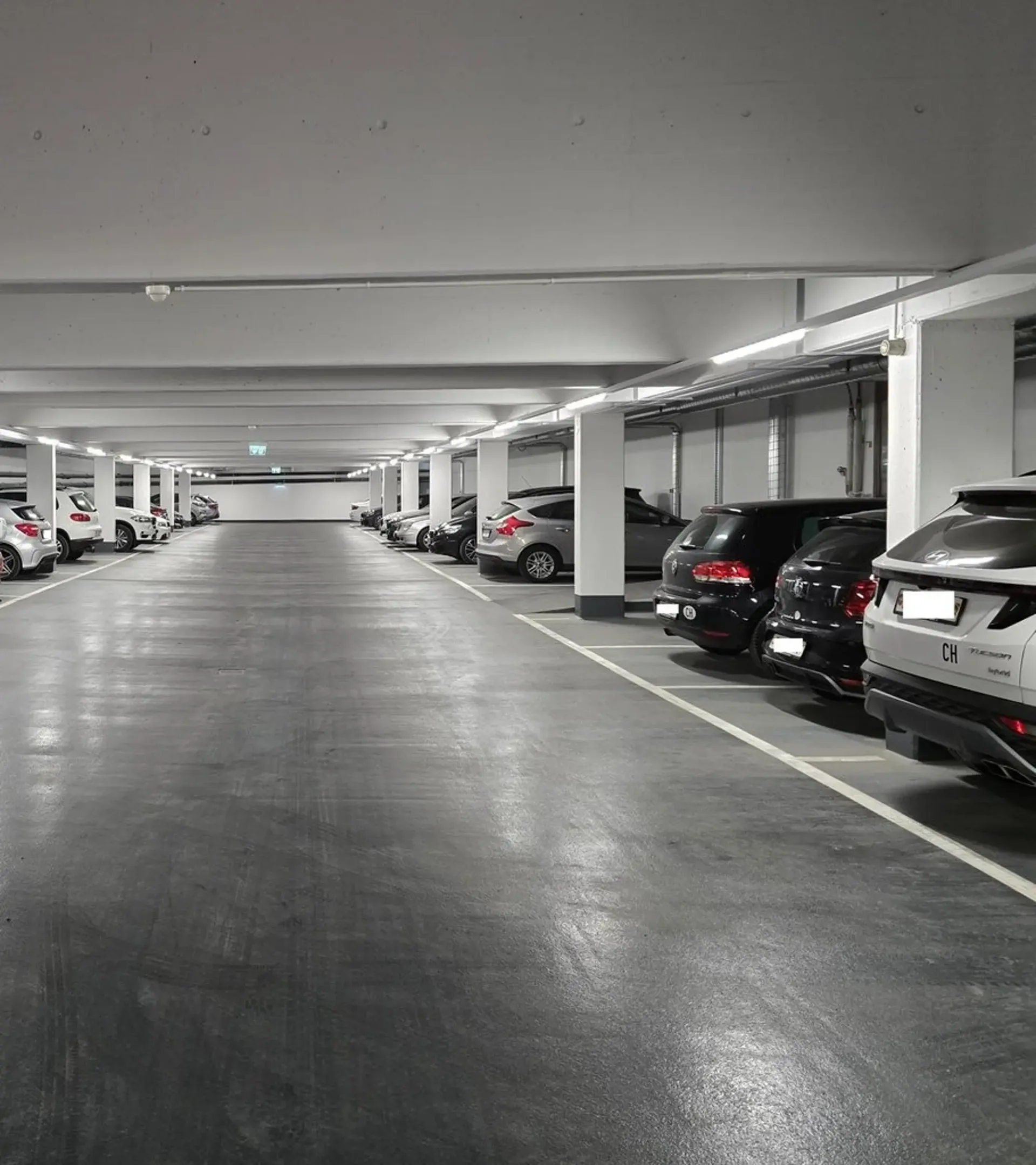 Einstellhallenplatz im Holenackerquartier zu vermieten