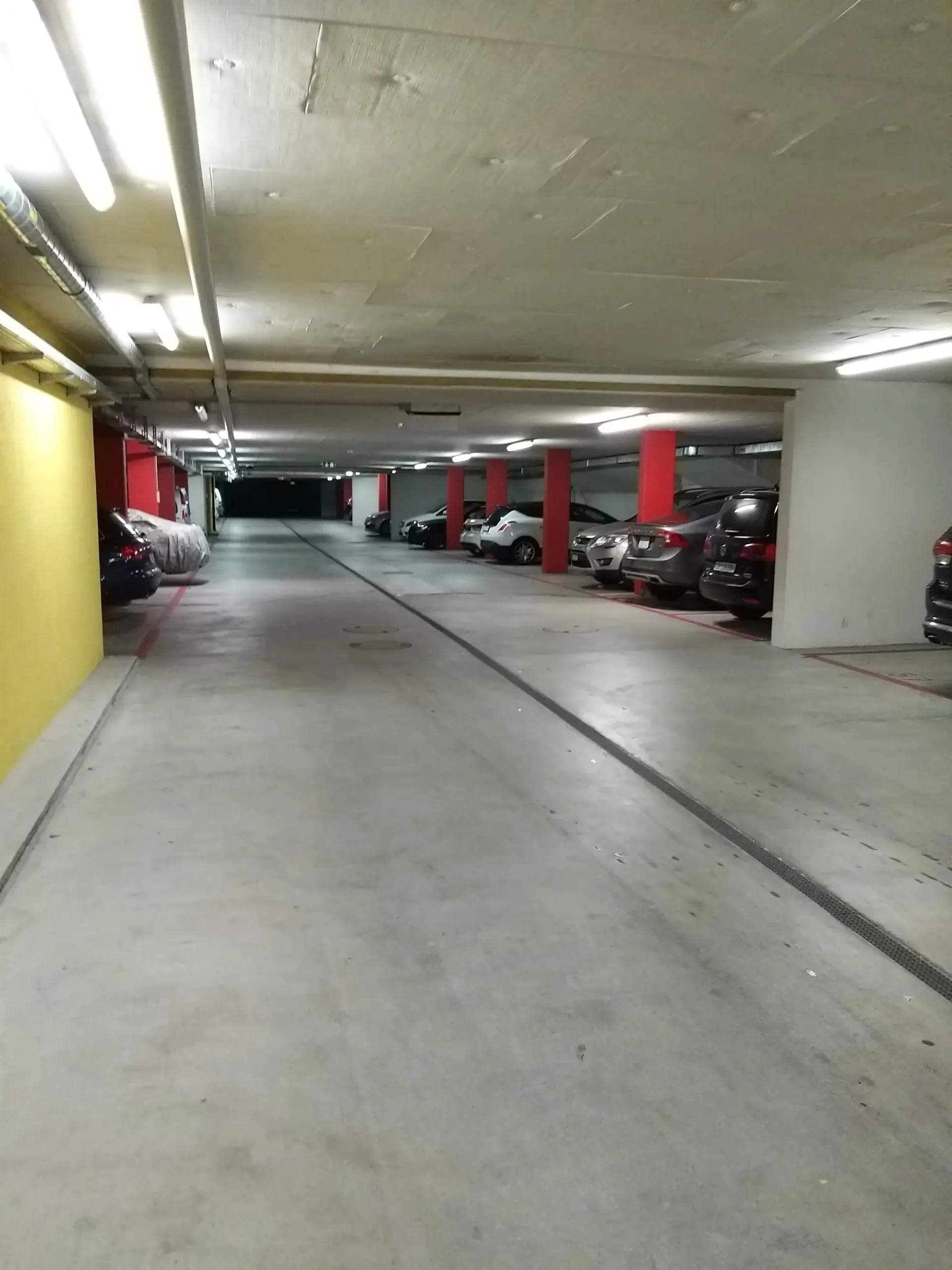 Gedeckte Einstellplätze zu vermieten!