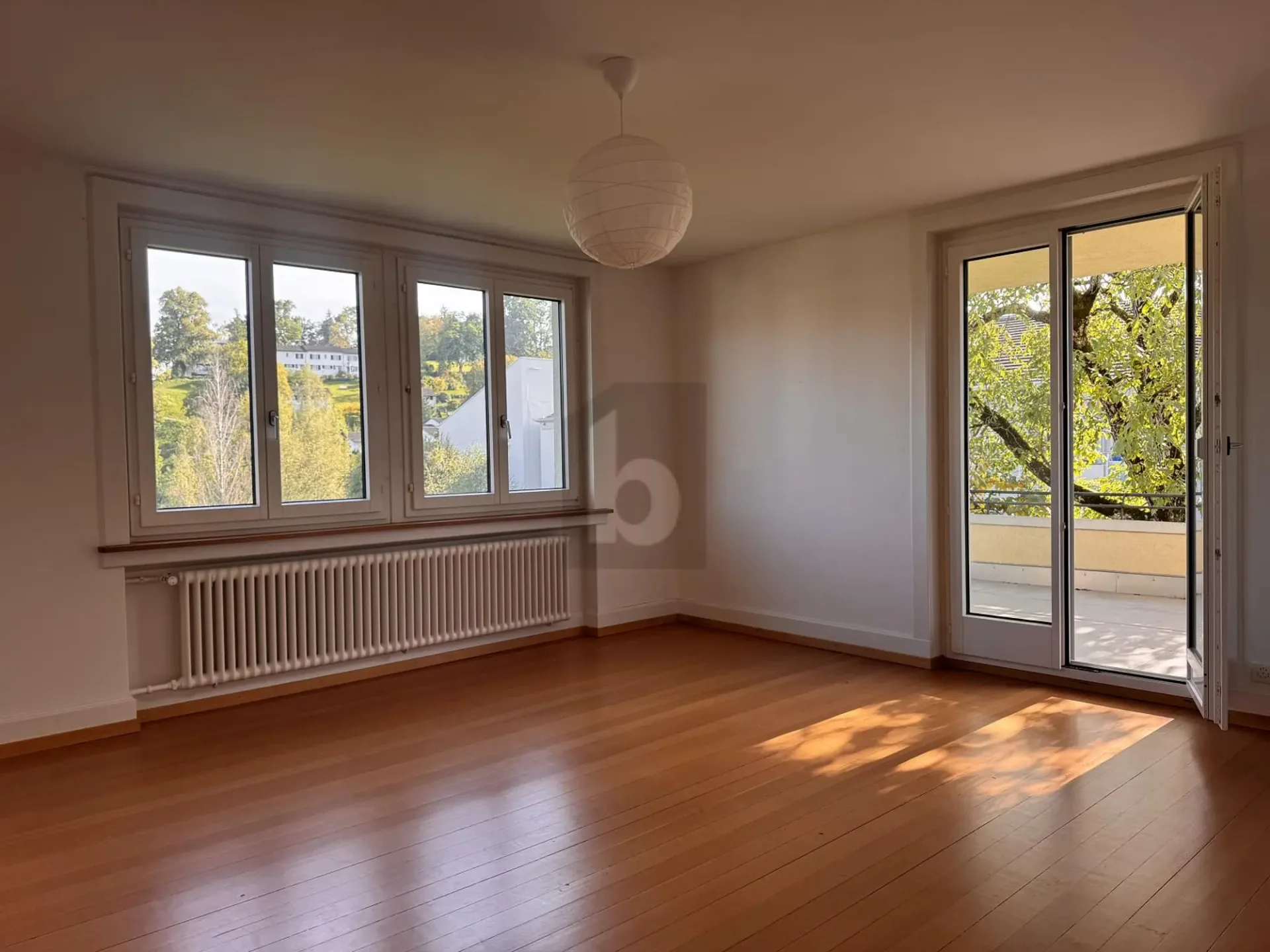 ELEGANT, AN BEGEHRTER LAGE UND MIT GARTEN