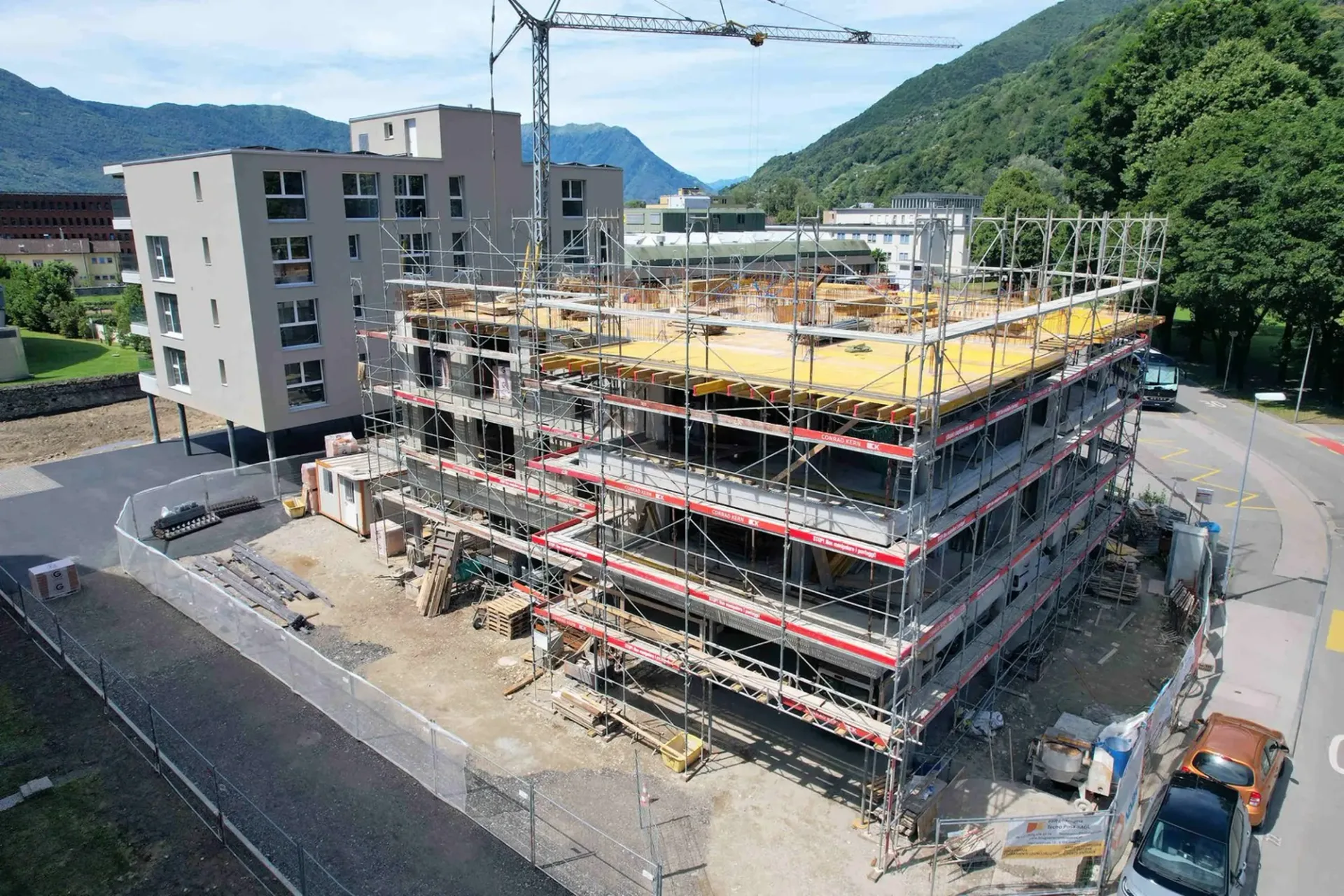 Neue geräumige Wohnung mit großer Terrasse