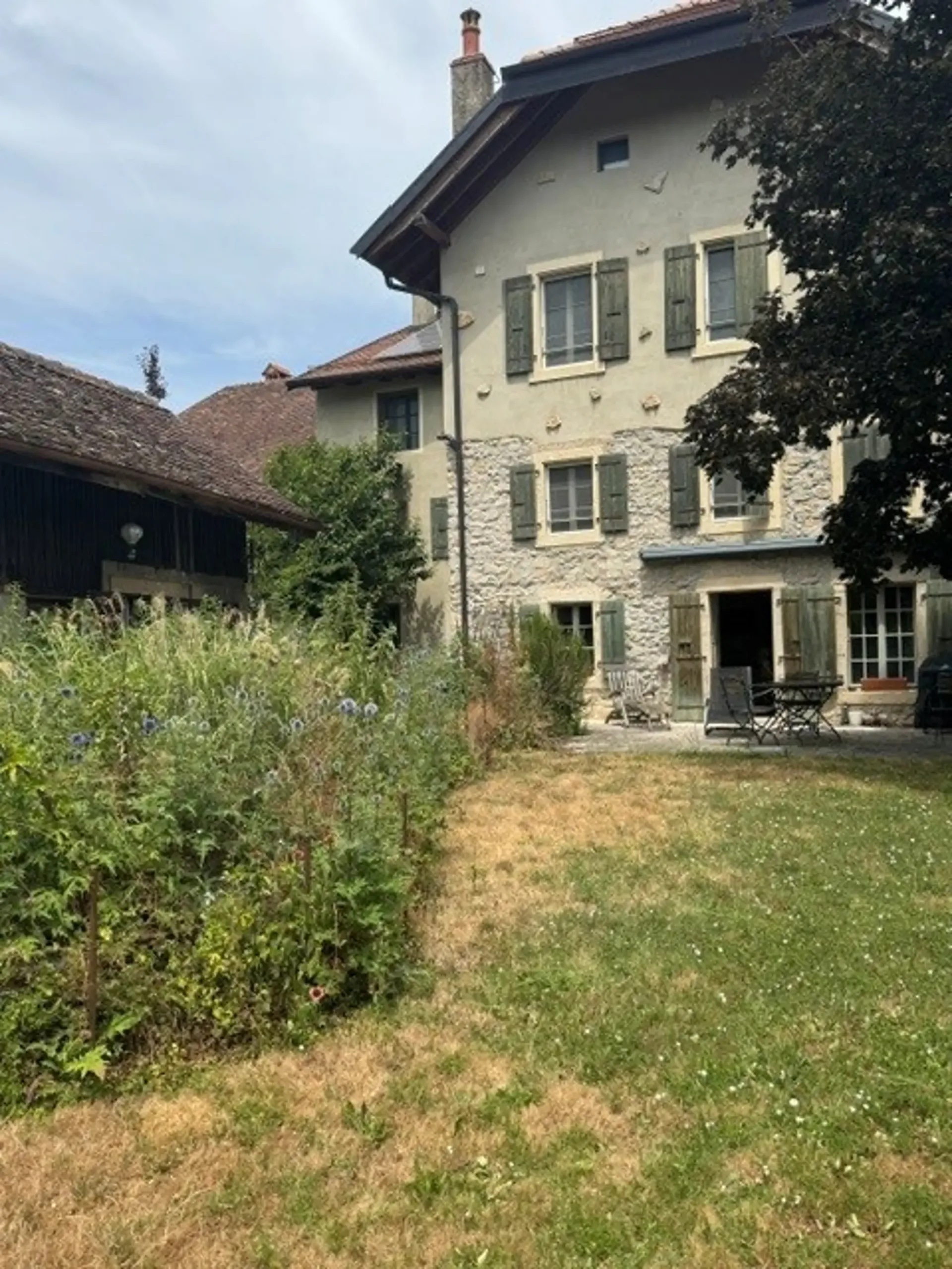 Renovierte 7-Zimmer-Villa in Eclepens – Ein außergewöhnliches Erbe