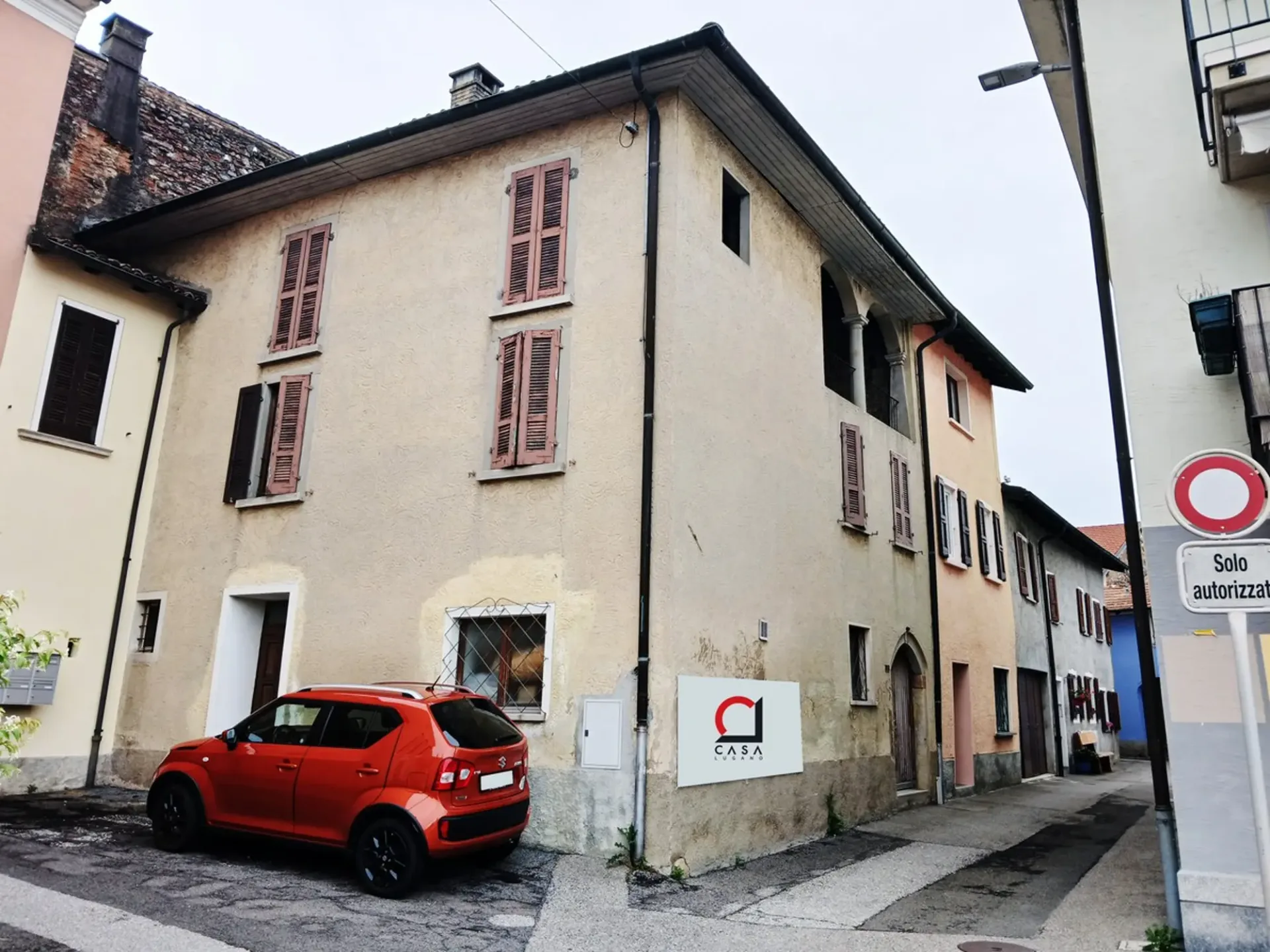 Einzigartige Einnahmegelegenheit - Großes Haus zur Renovierung