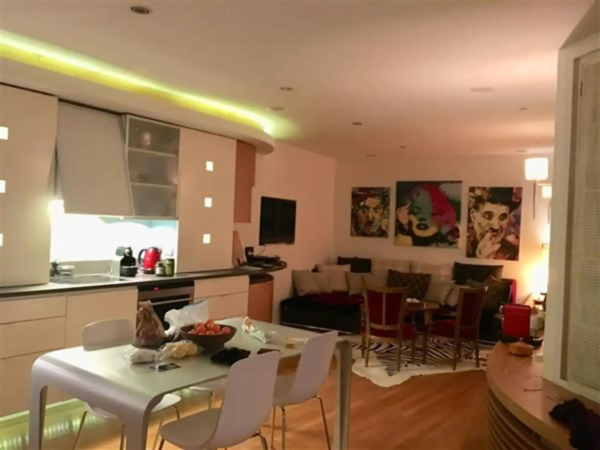 Paris: Eingerichtete 2.5-Zimmer-Wohnung