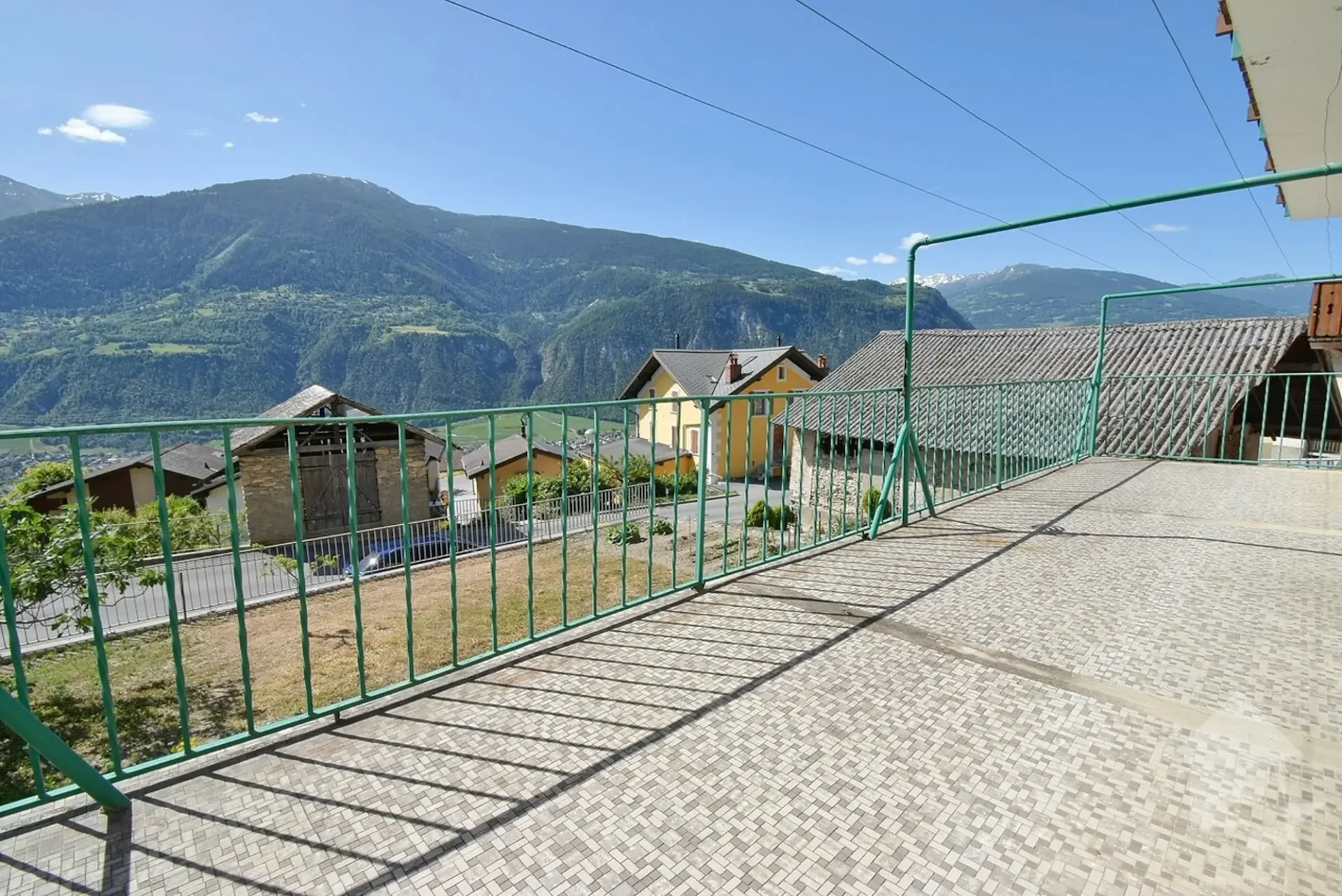 Appartement de 4.5 pièces avec un jardin + 2 grandes caves